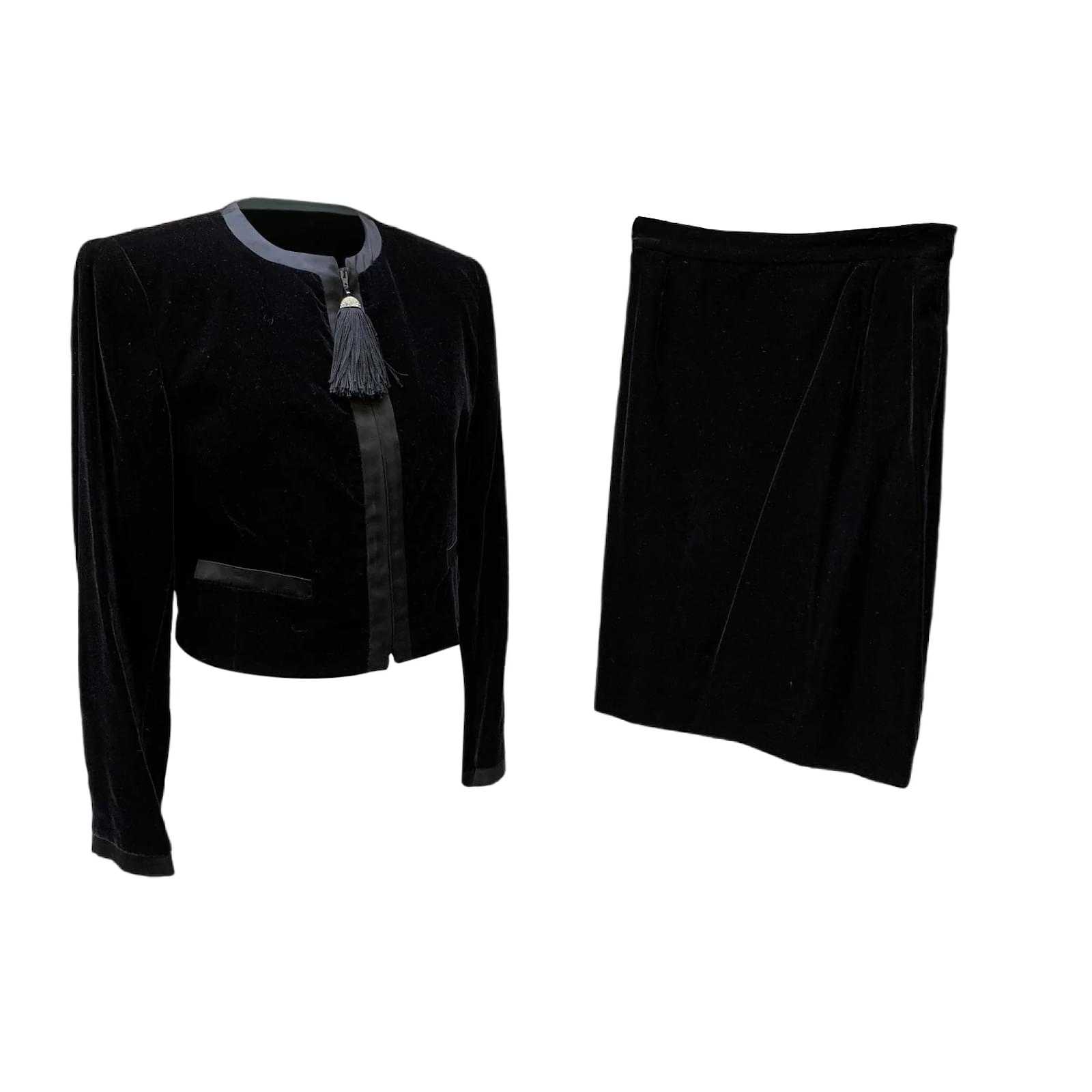 Valentino Garavani Valentino Miss V Vintage Black Velvet Blazer