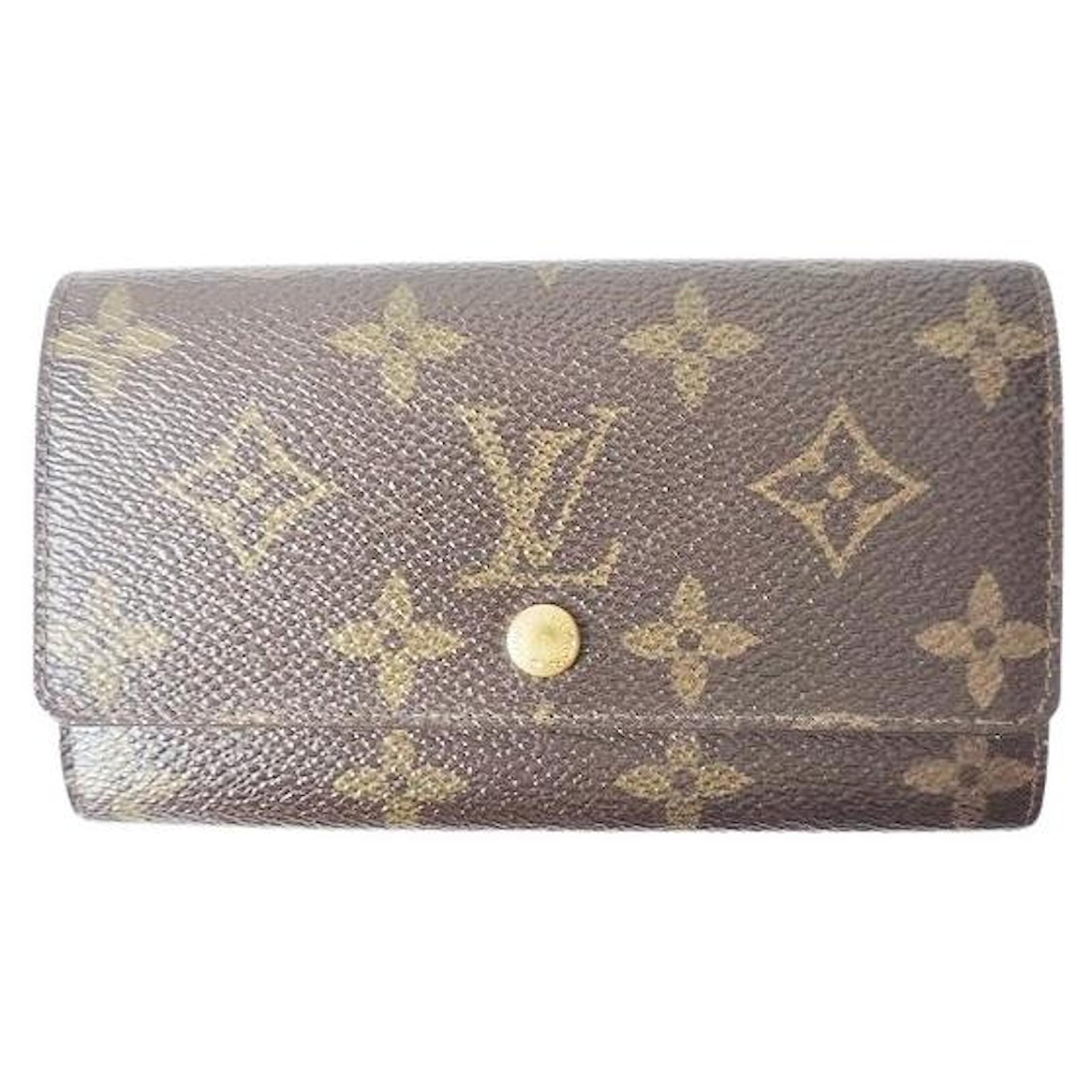 Louis Vuitton key holder/ Multicles 6 Damier Azur Reveal and