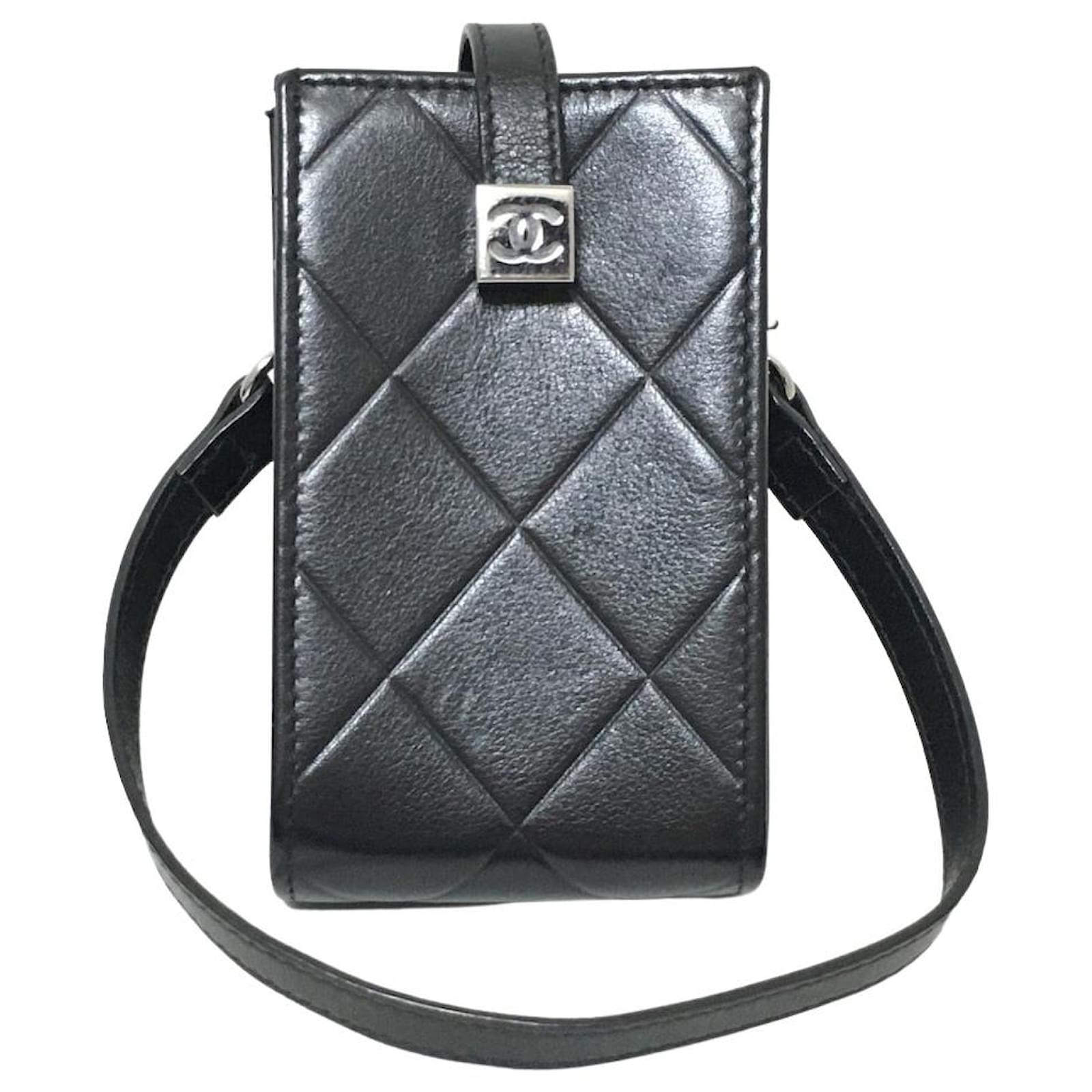 Chanel Phone charms Black Leather ref.38260 - Joli Closet