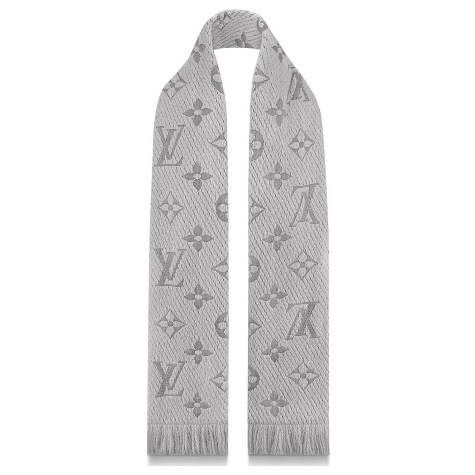 Lenço Louis Vuitton Logomania Cinza Seda Lã ref.978553 - Joli Closet