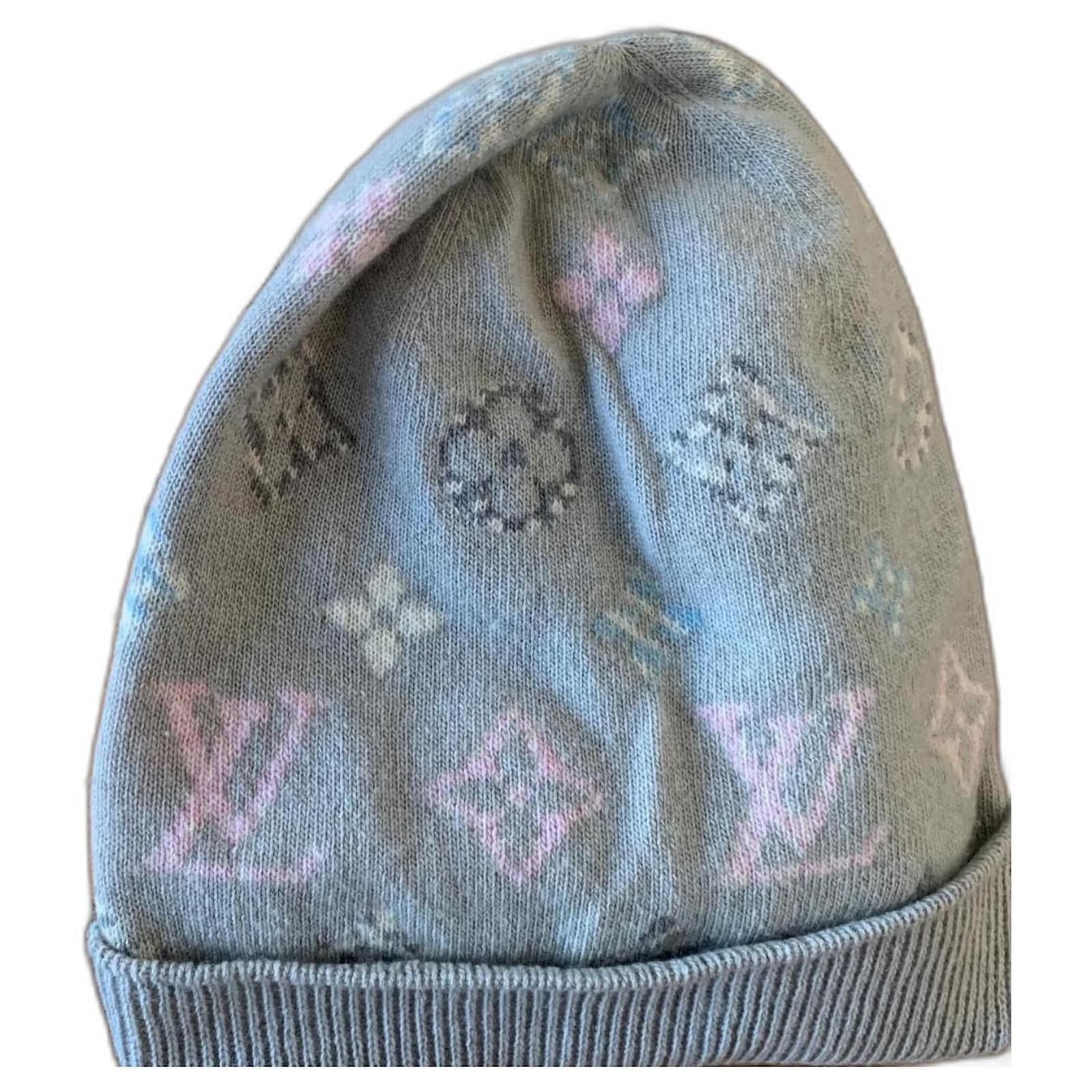 Chapeau / bonnet en cachemire Louis Vuitton Gris taille 58 cm en Cachemire  - 30429313