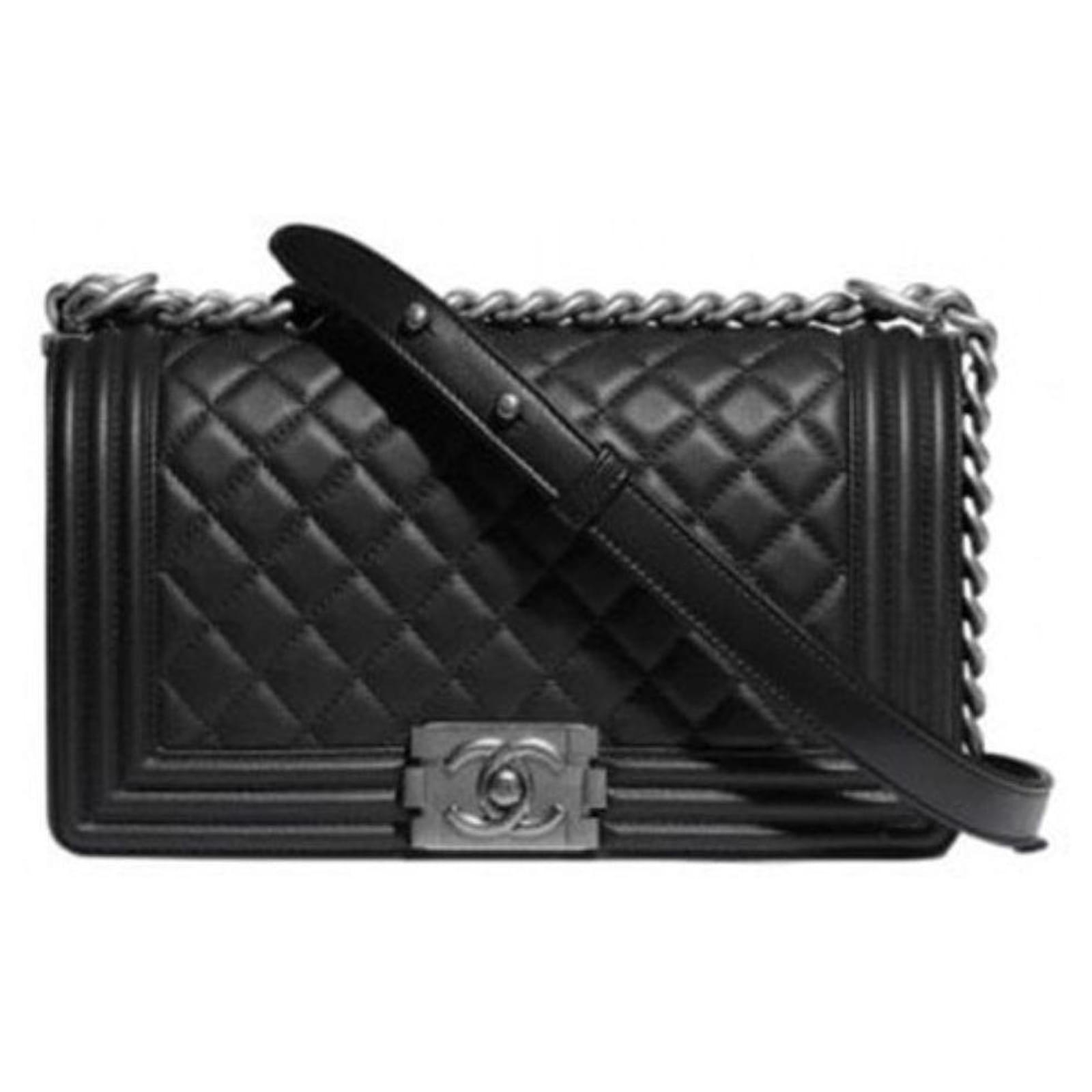 Chanel black medium boy bag Leather ref.980811 - Joli Closet