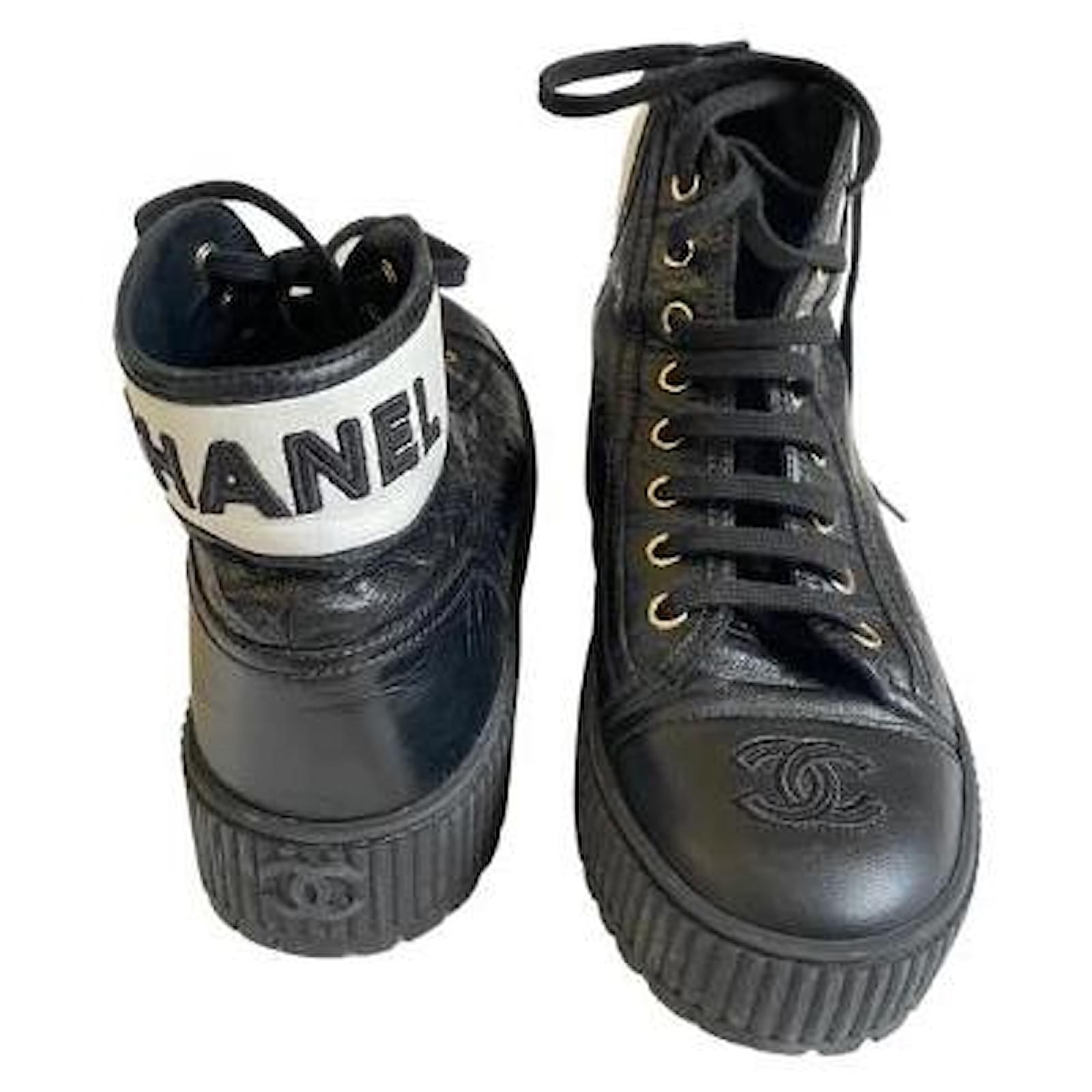 Chanel Sneakers Black Patent leather ref.981796 - Joli Closet
