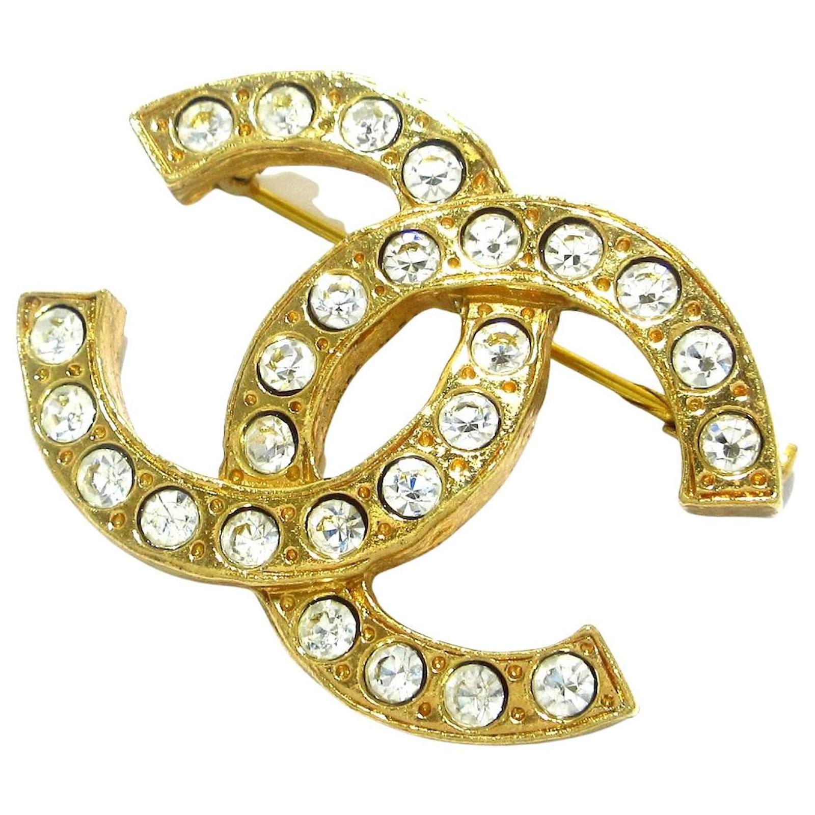 Timeless and Versatile: The Chanel Brooch