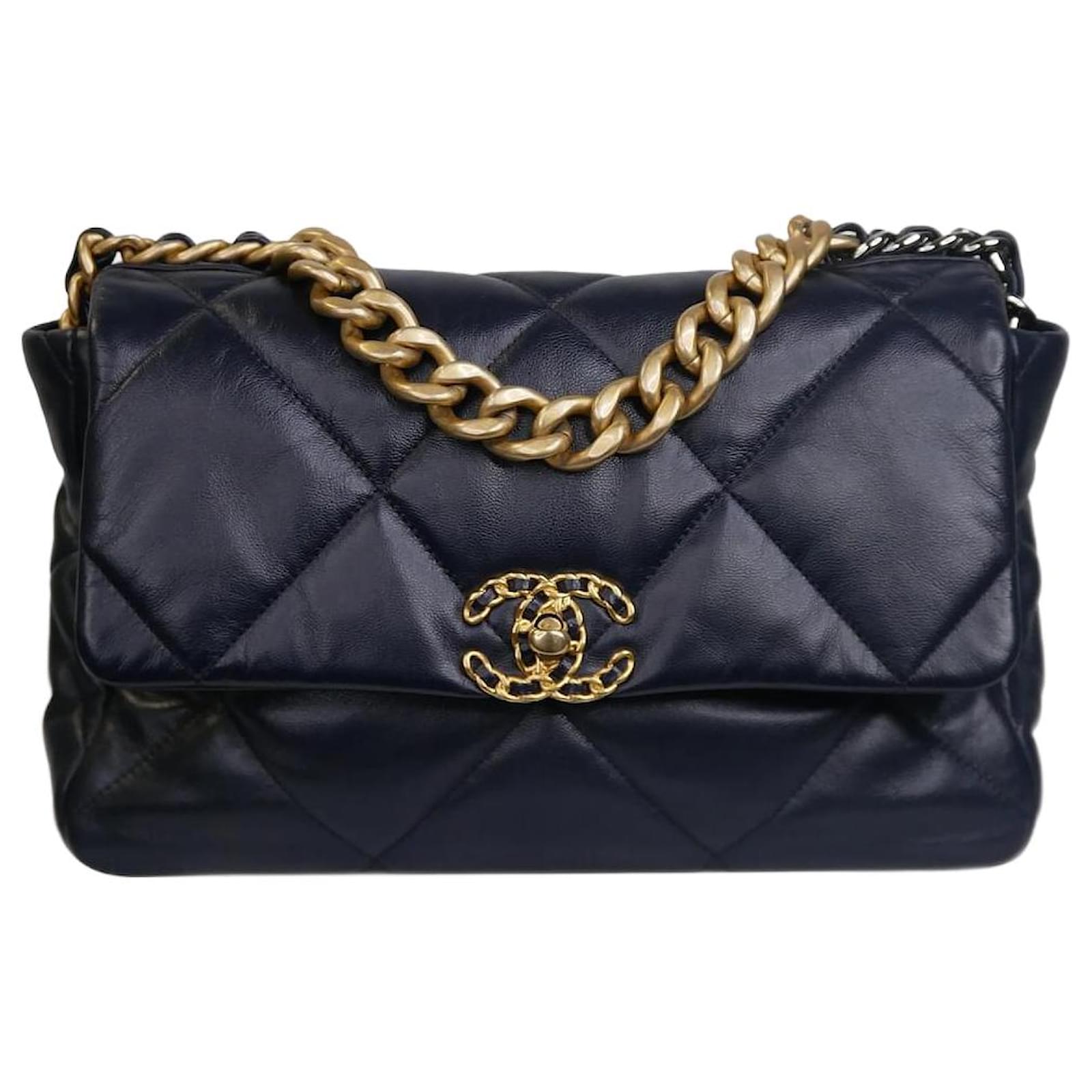 Chanel Blue 2020 large quilted gold hardware 19 shoulder bag Leather  ref.983231 - Joli Closet