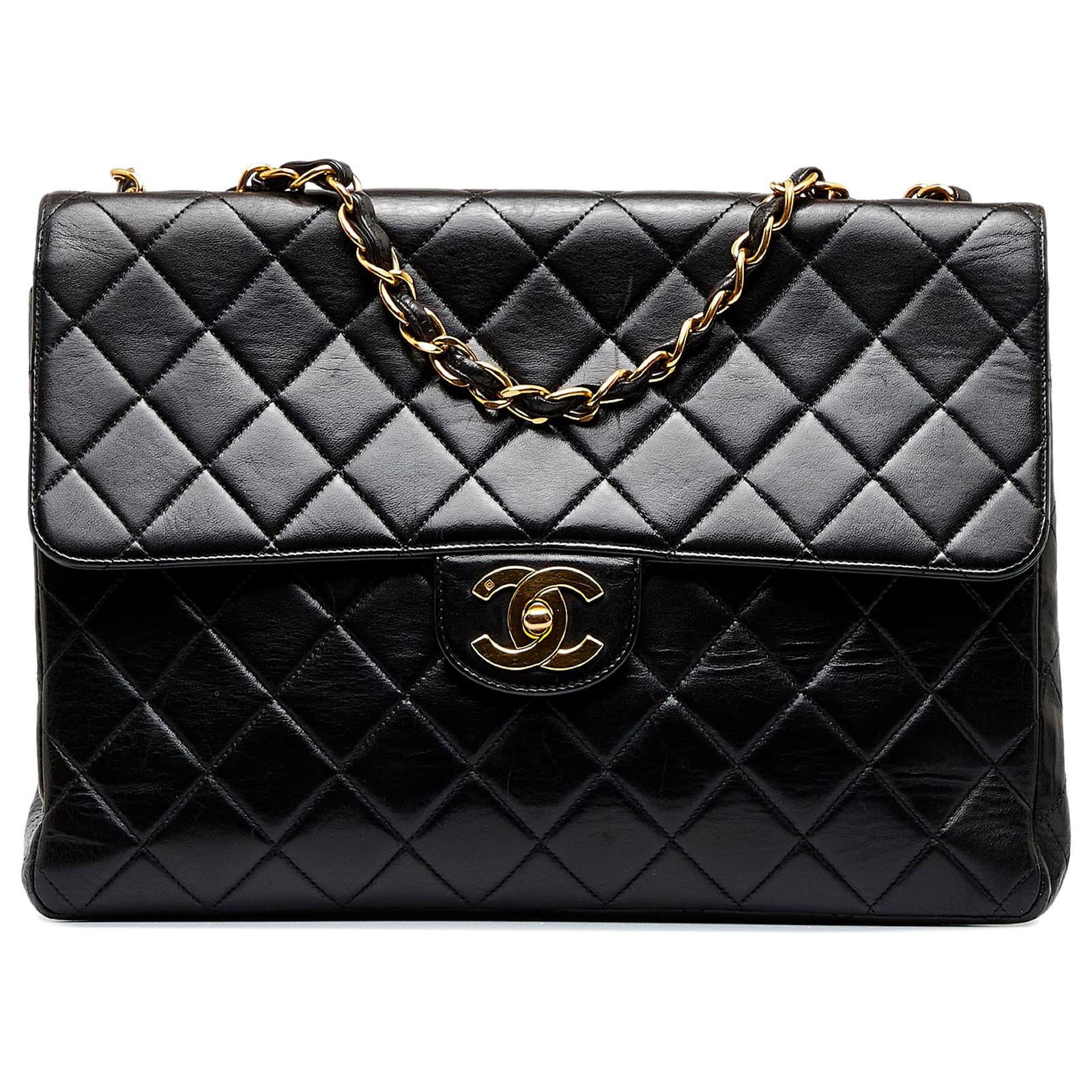 Chanel Black Jumbo Classic Lambskin Double Flap Leather ref.984966 - Joli  Closet