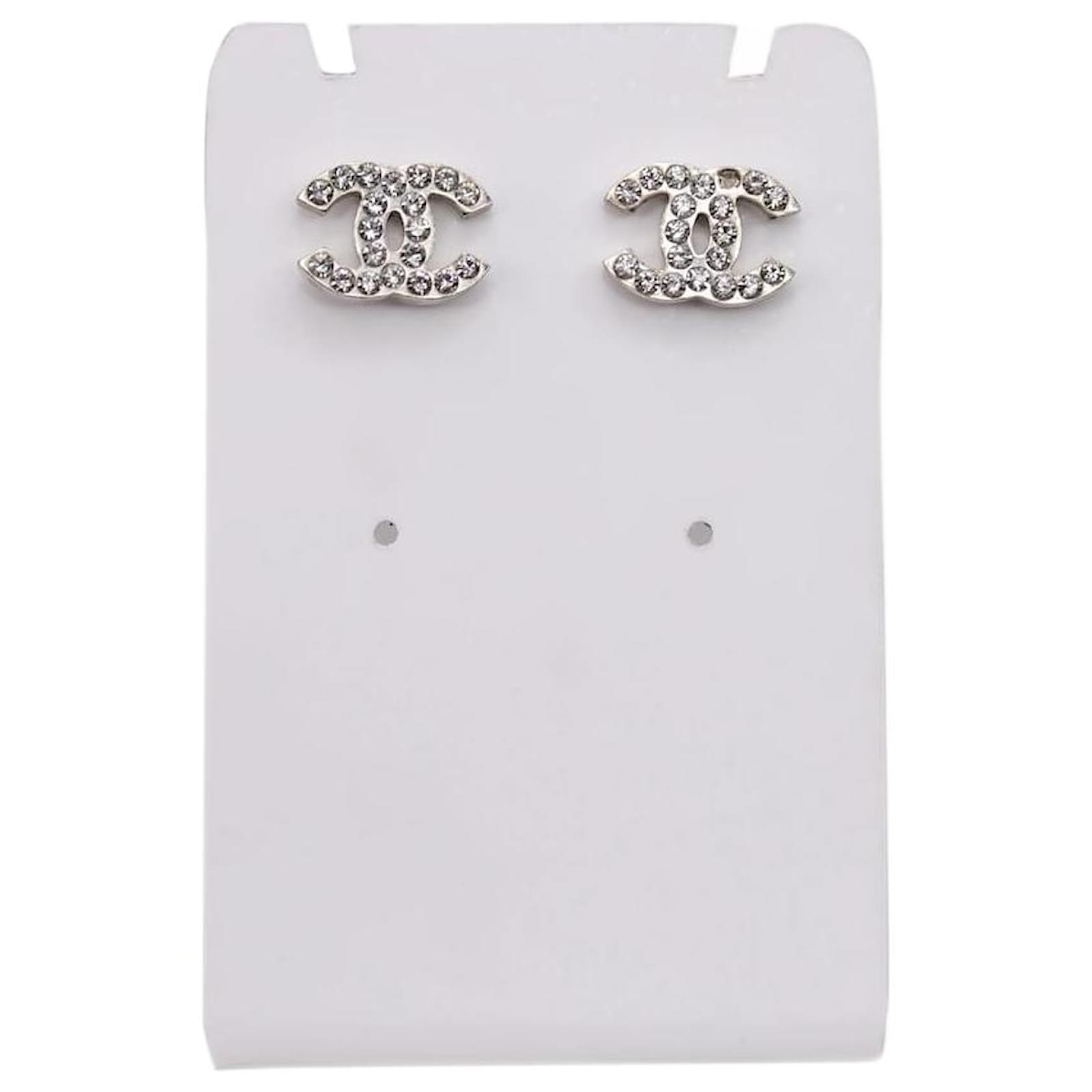 Chanel Silver rhinestone CC stud earrings Silvery ref.986063