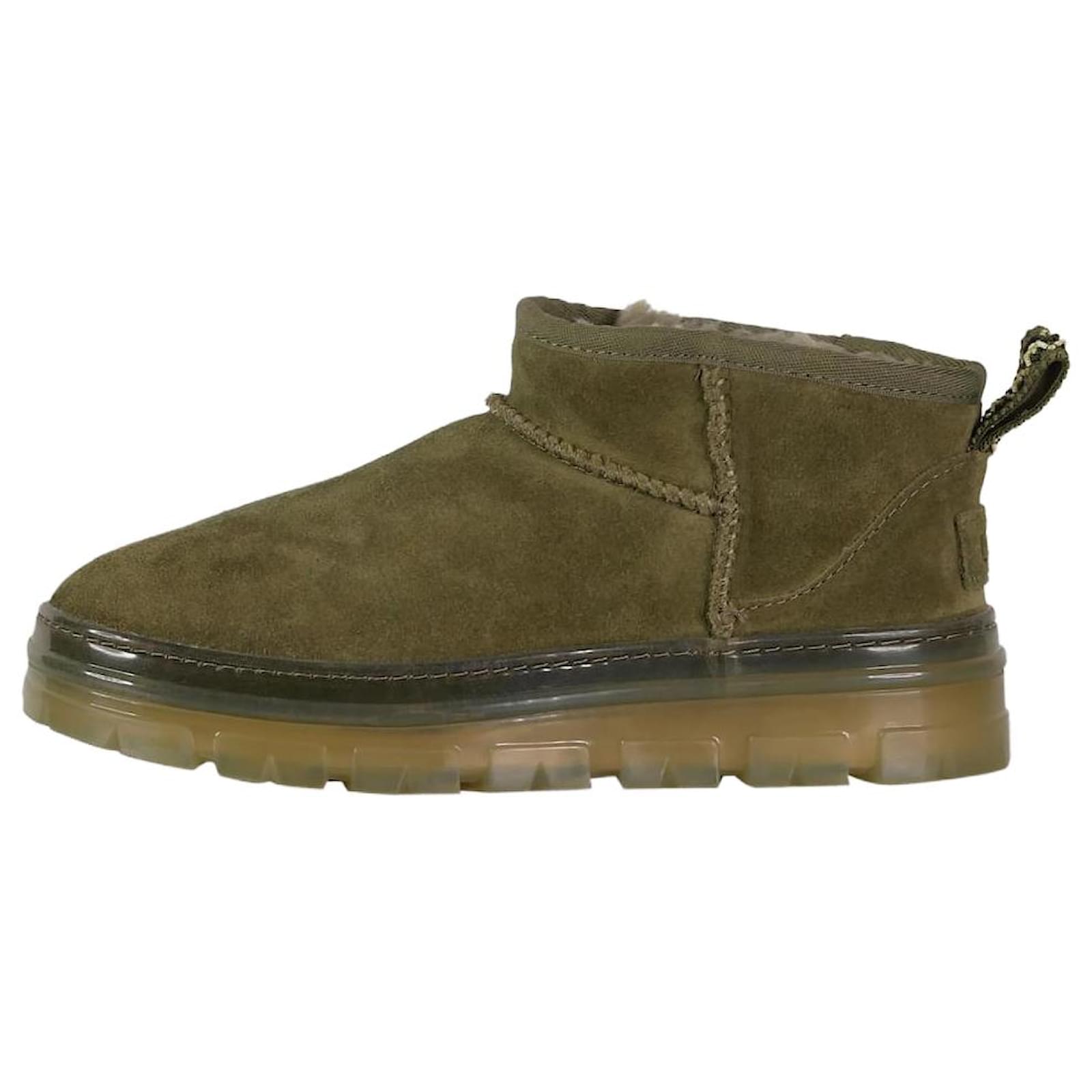 Ugg Green suede boots - size EU 36 ref.986182 - Joli Closet