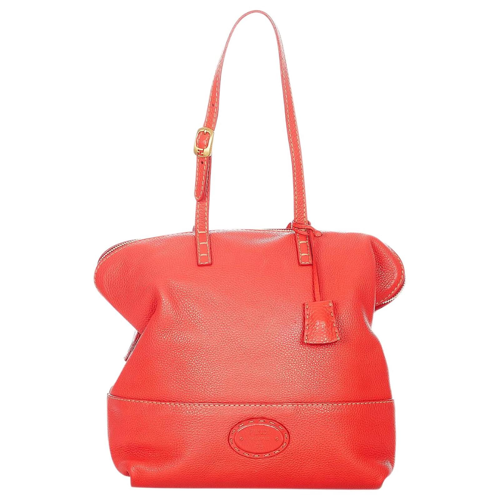 Women's Louis Vuitton Shoulder bags from C$497