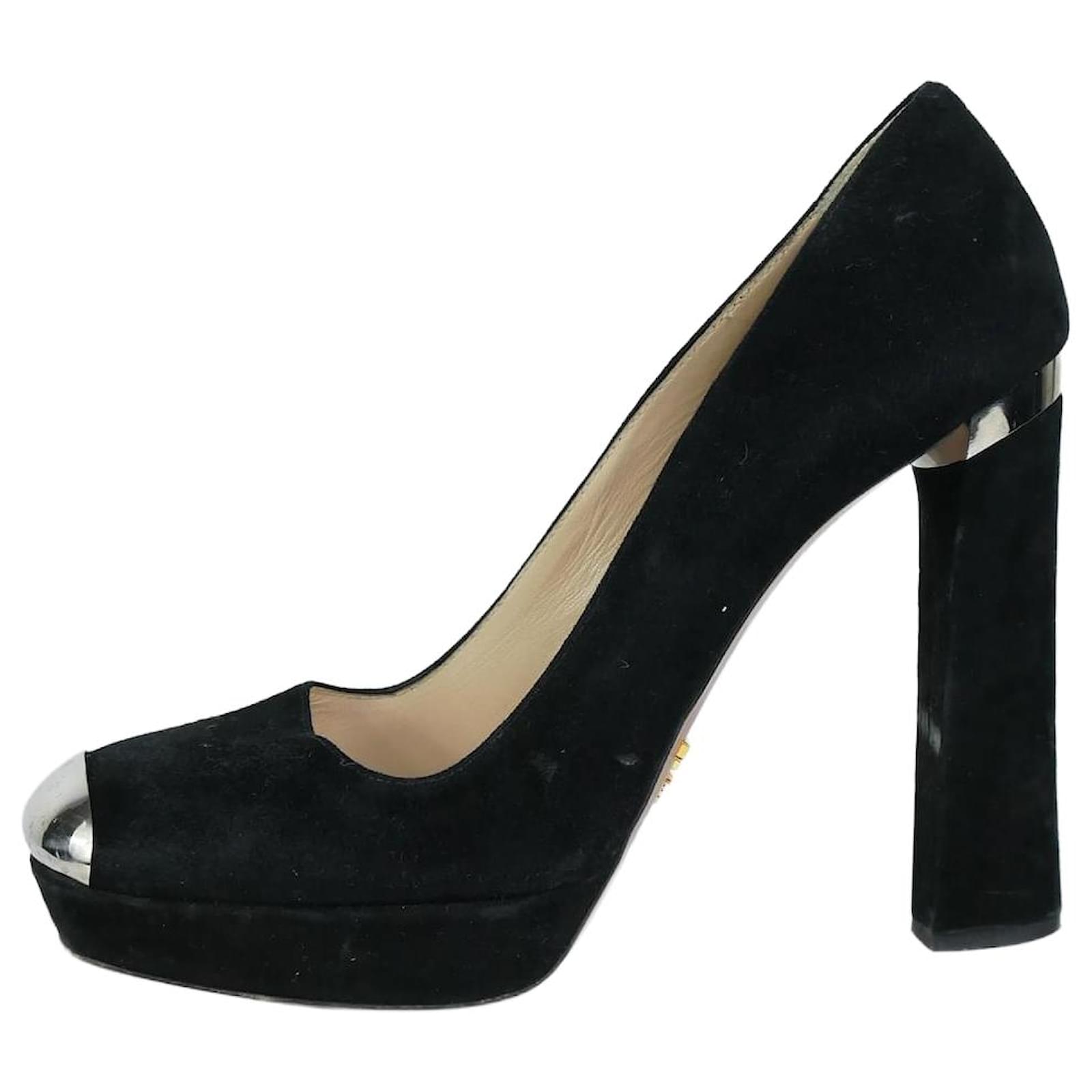 Prada Black platform heels with gold toe detail - size EU 38 ref