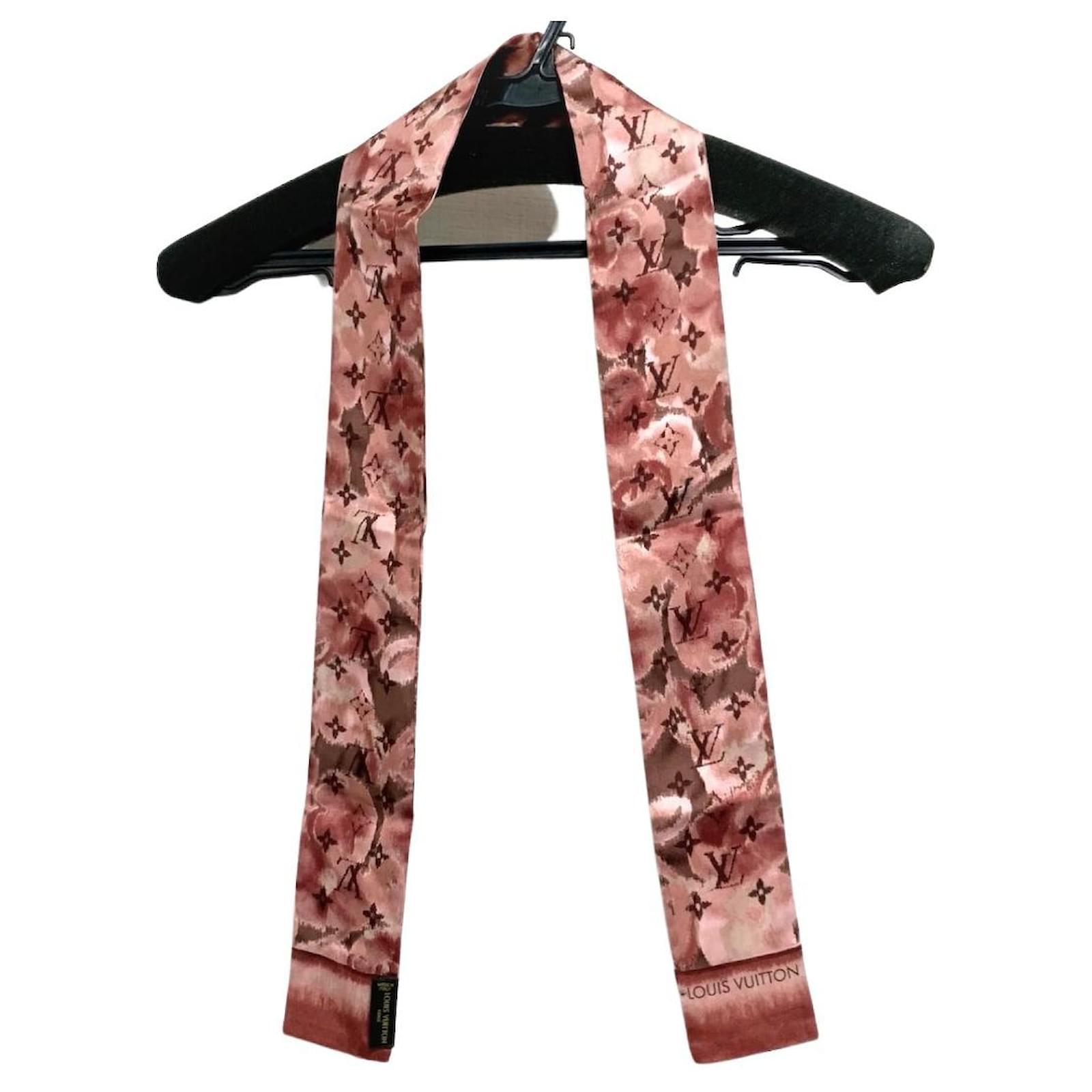 Louis Vuitton Bandeau Pink Silk ref.988023 - Joli Closet