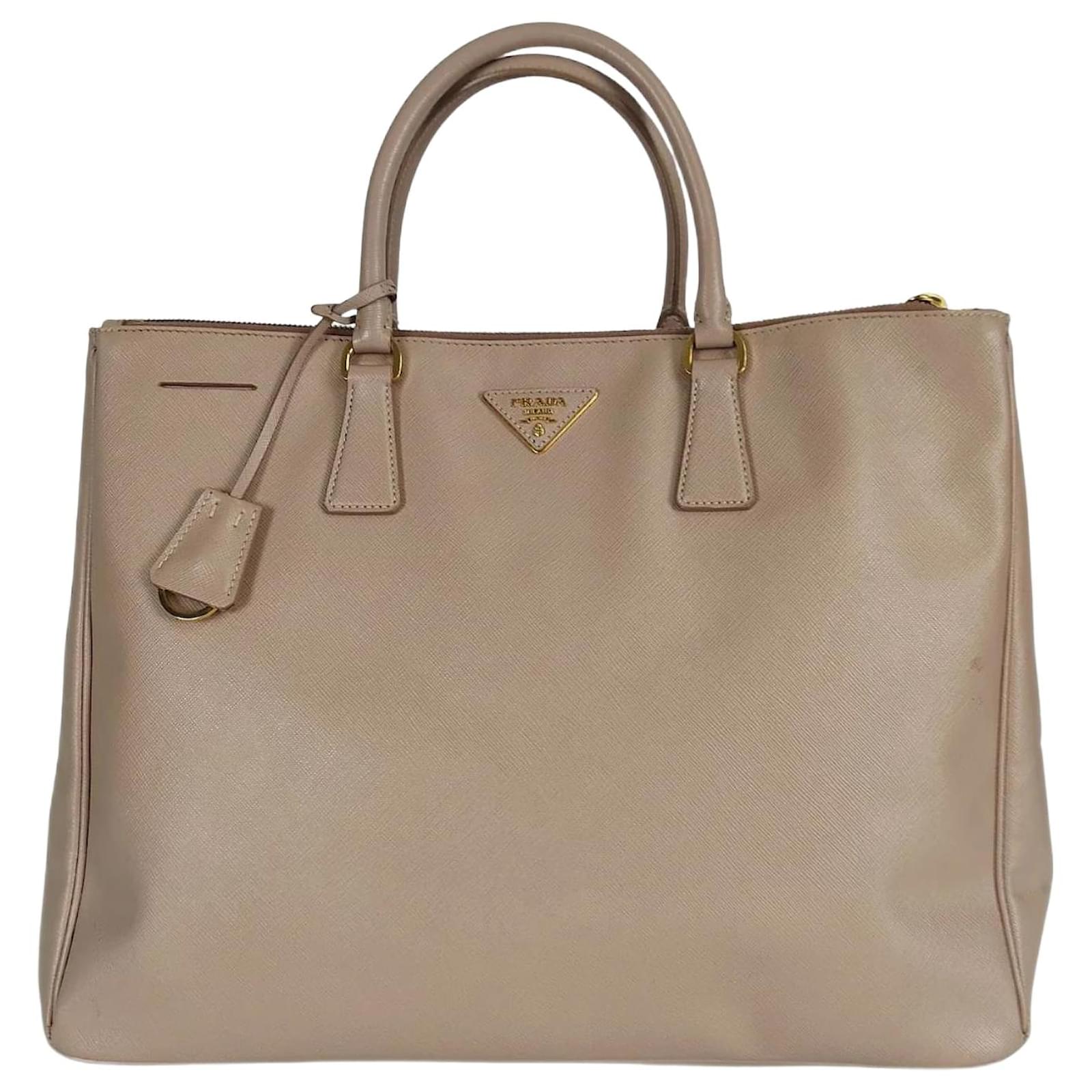 Prada Prada Galleria Extra Large handbag in pink Saffiano Leather