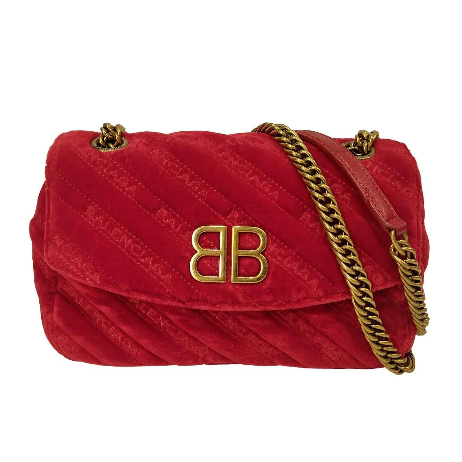 Balenciaga Balenciaga BB Round velvet shoulder bag Red Cloth ref.988384 -  Joli Closet