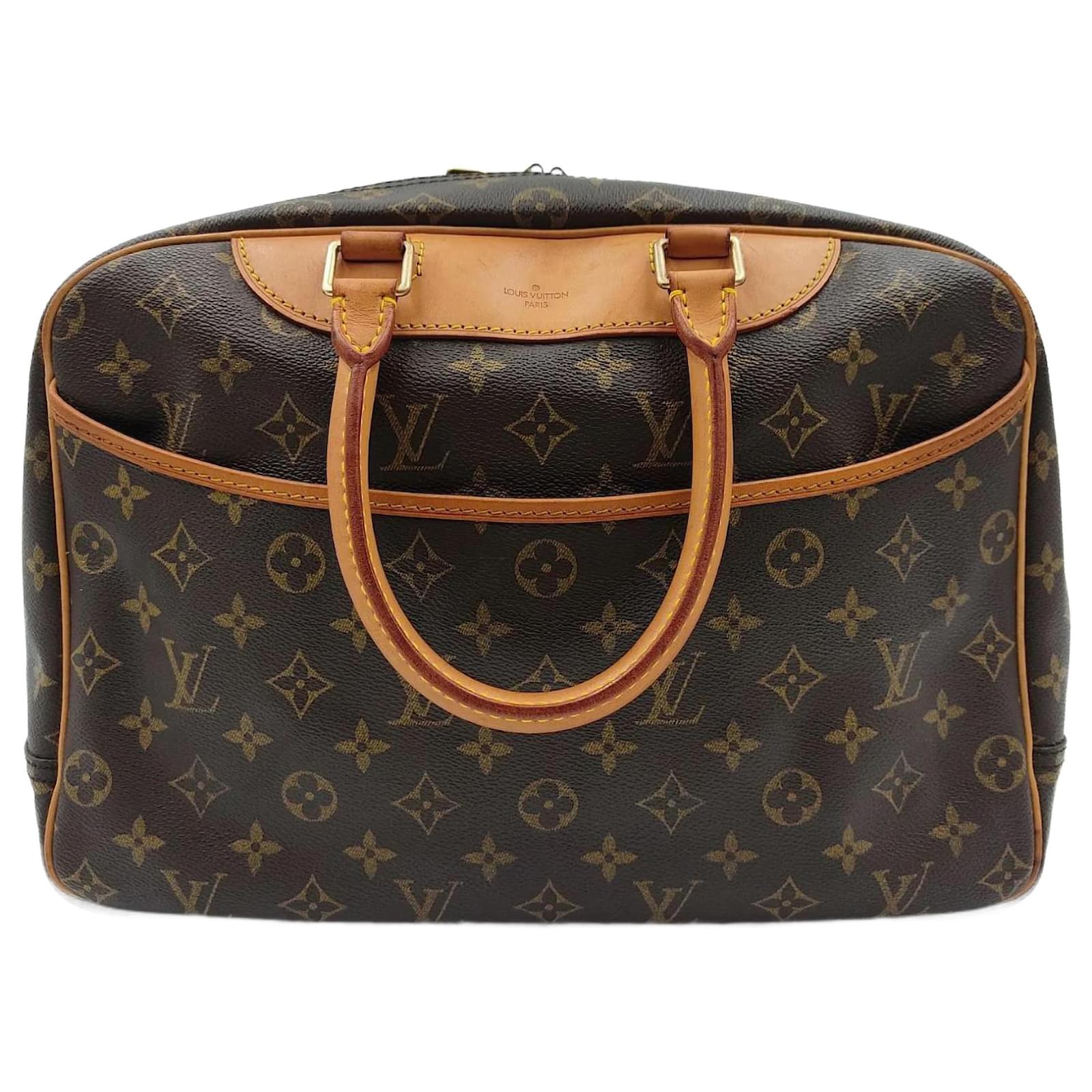 Louis Vuitton Deauville Monogram in 2023