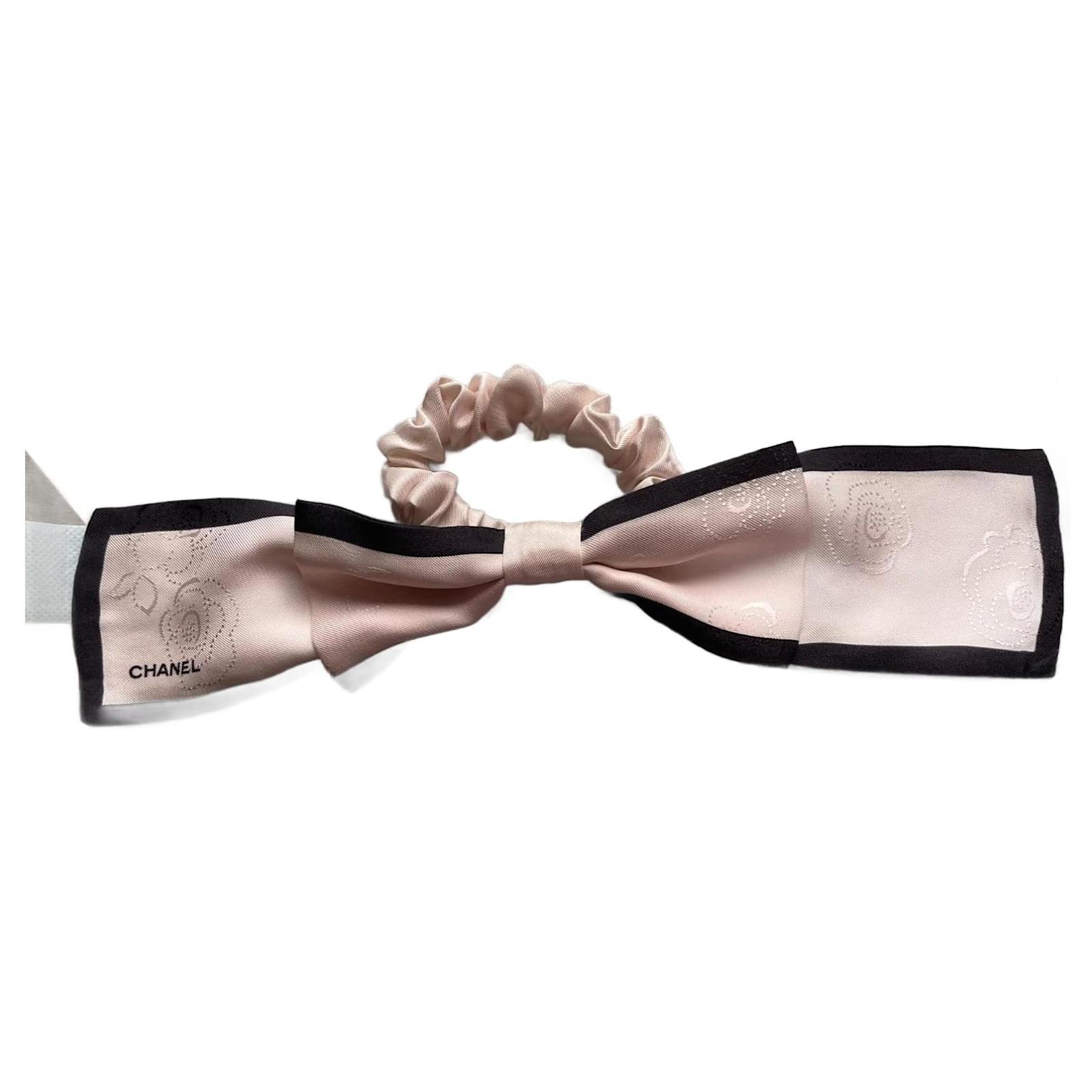 Chanel Vintage bow hair clip ❤ liked on Polyvore featuring accessories,  hair accessories, chanel, barrette h…