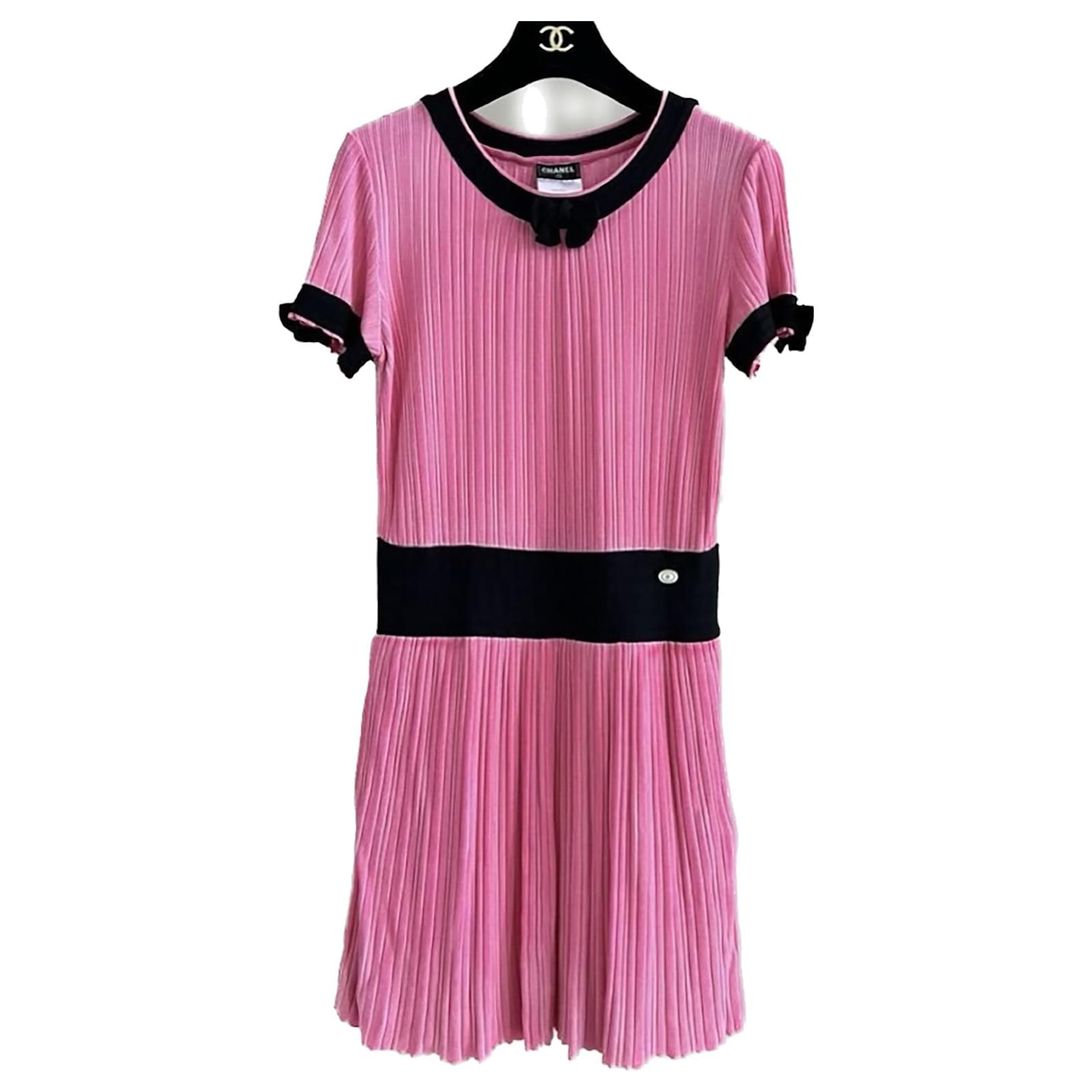 Chanel Pink Bow Detail Pleated Dress ref.991085 - Joli Closet