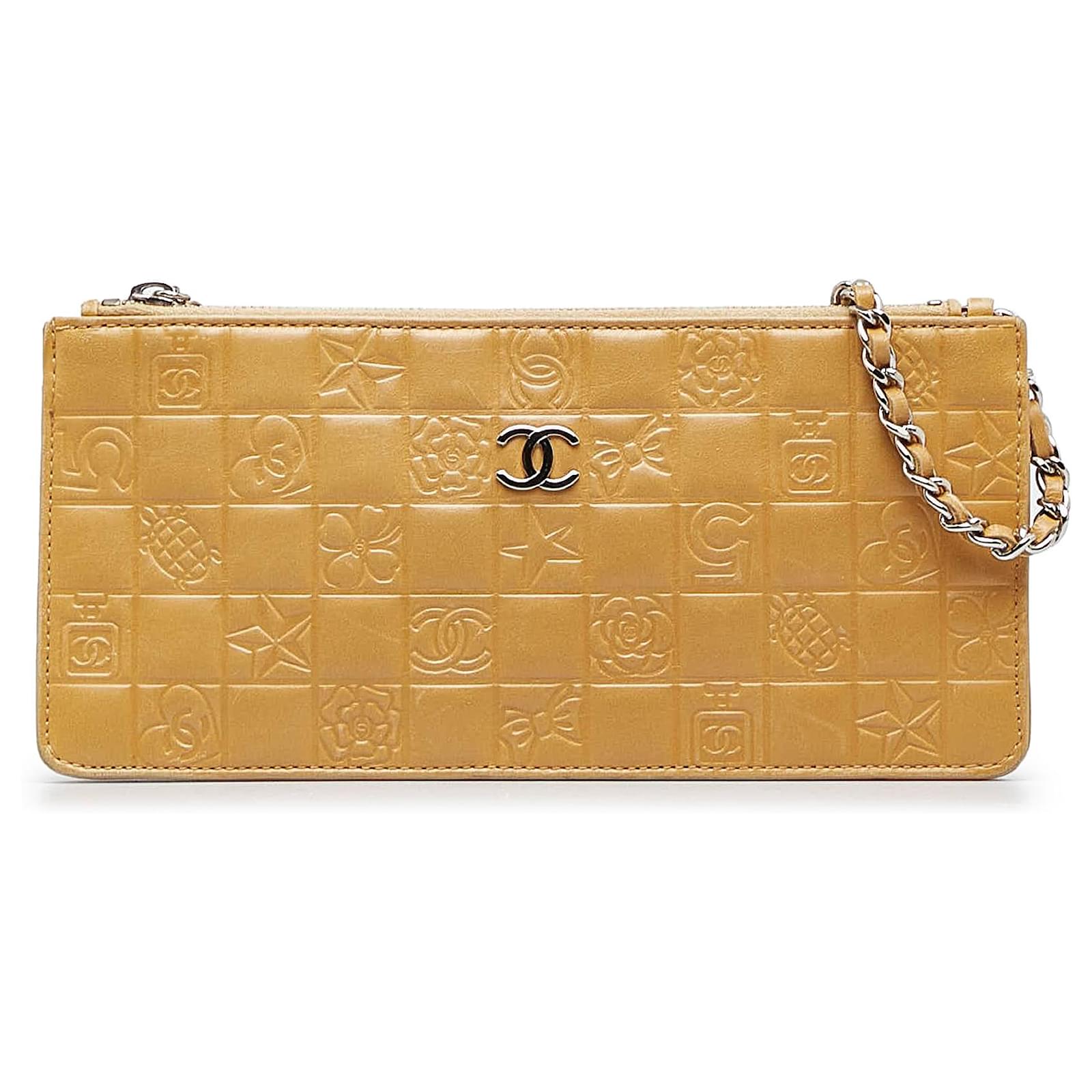 Chanel Brown Precious Symbols Pochette Beige Leather ref.991297 - Joli  Closet
