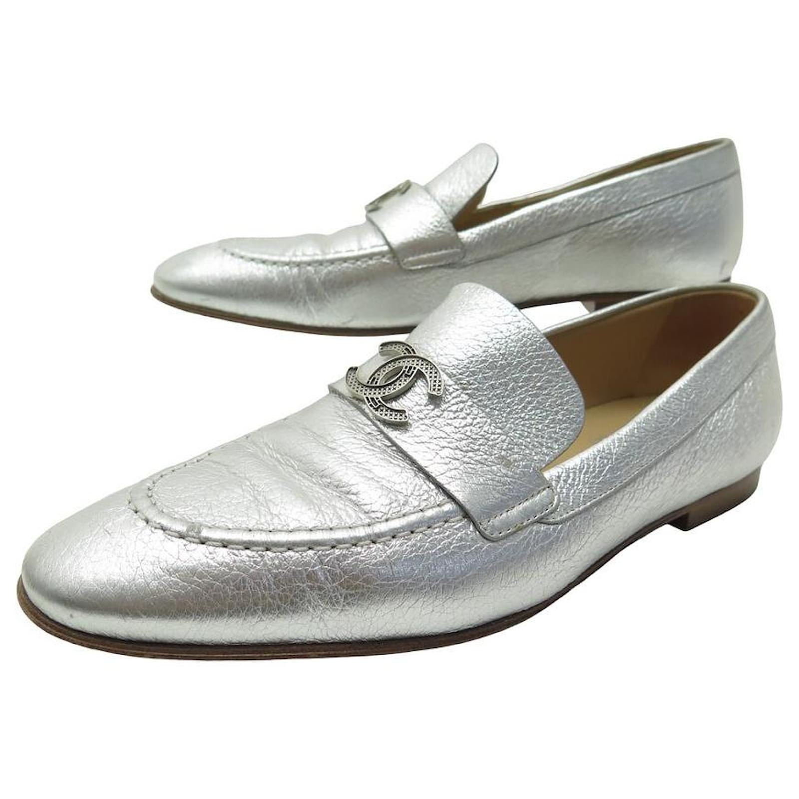 CHANEL G SHOES33153 CC LOGO LOAFERS IN SILVER LEATHER 38.5 Loafers