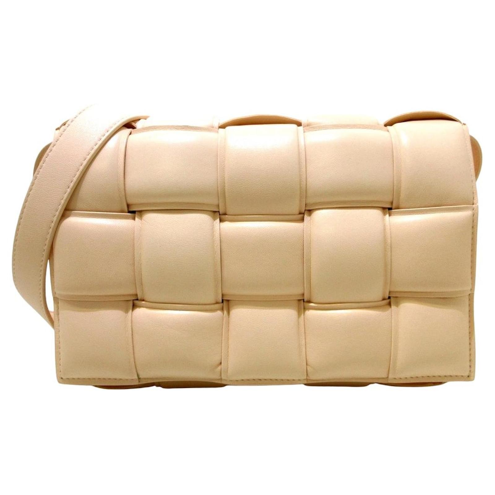 Cassette Leather Shoulder Bag in Beige - Bottega Veneta