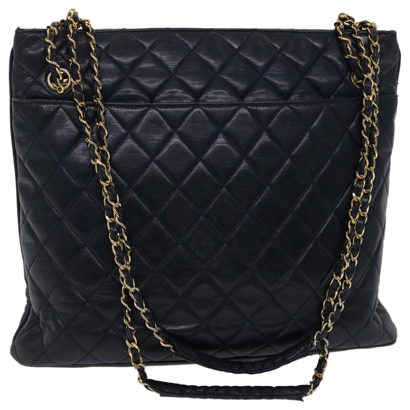CHANEL Matelasse Chain Flap Shoulder Bag Lamb Skin Black Gold CC Auth  28632a Golden Leather ref.636497 - Joli Closet