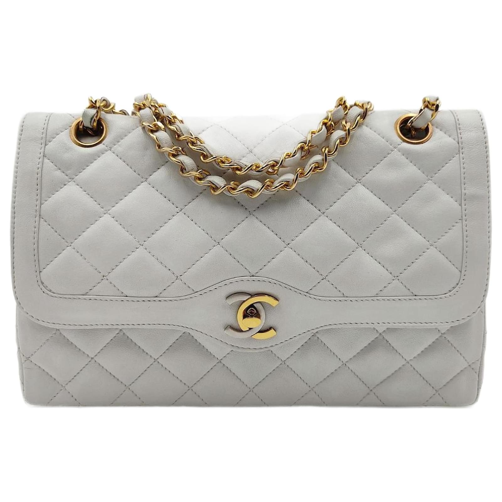 Chanel Timeless Classic Paris Limited bag in white leather double flap  ref.993910 - Joli Closet