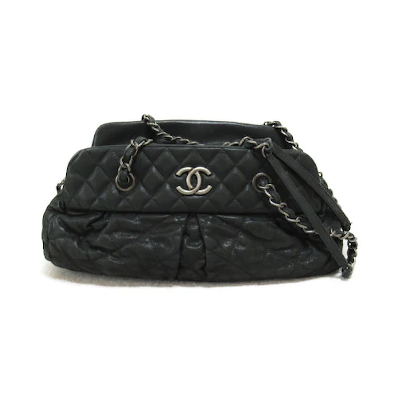Chanel CC Iridescent Quilted Bowling Bag Black Leather Pony-style calfskin  ref.993945 - Joli Closet