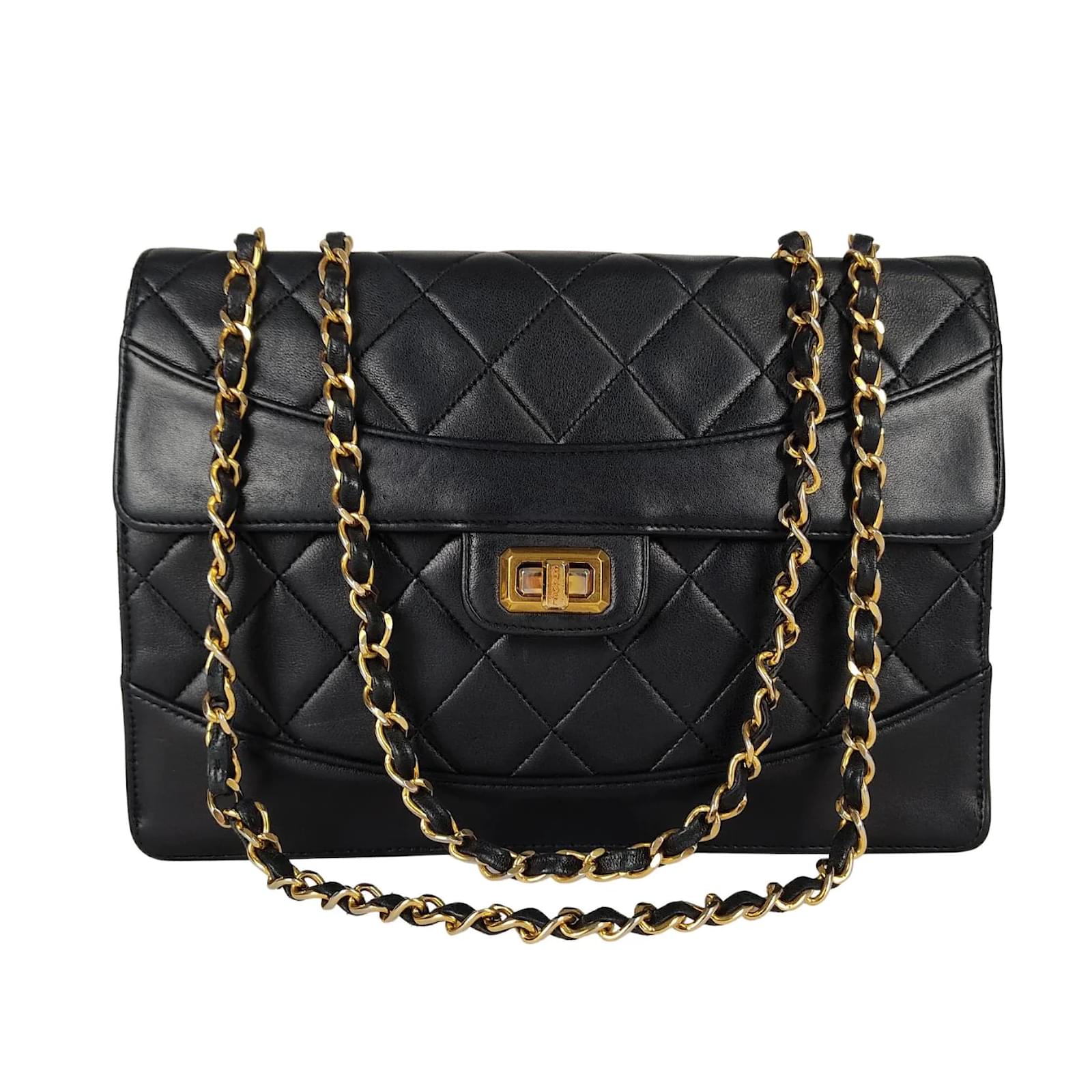 Chanel Chanel shoulder bag Timeless Classica 2.55 matelassé in black leather  ref.995714 - Joli Closet
