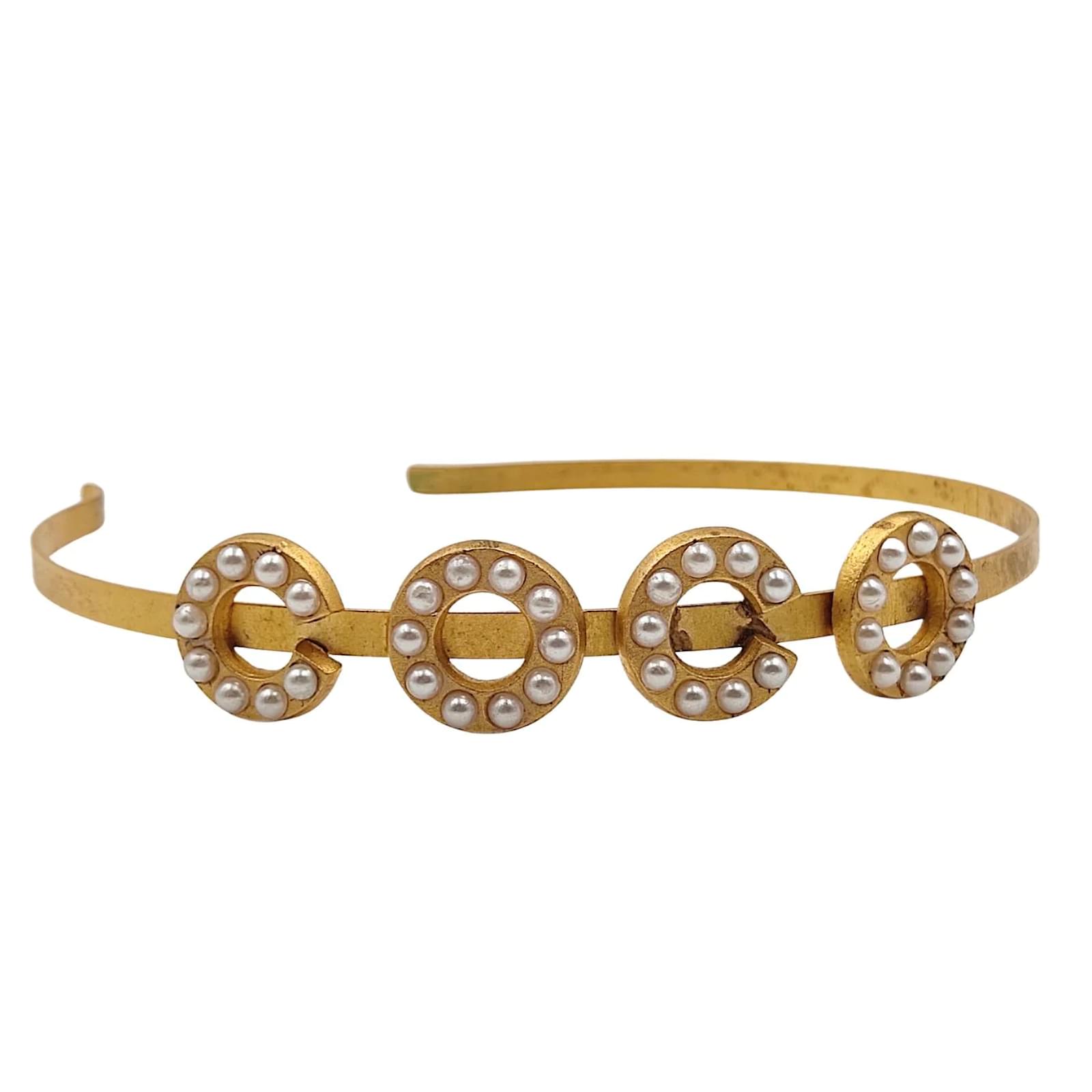 Chanel Chanel vintage hair band in gold and pearls Golden Metal ref.995723  - Joli Closet