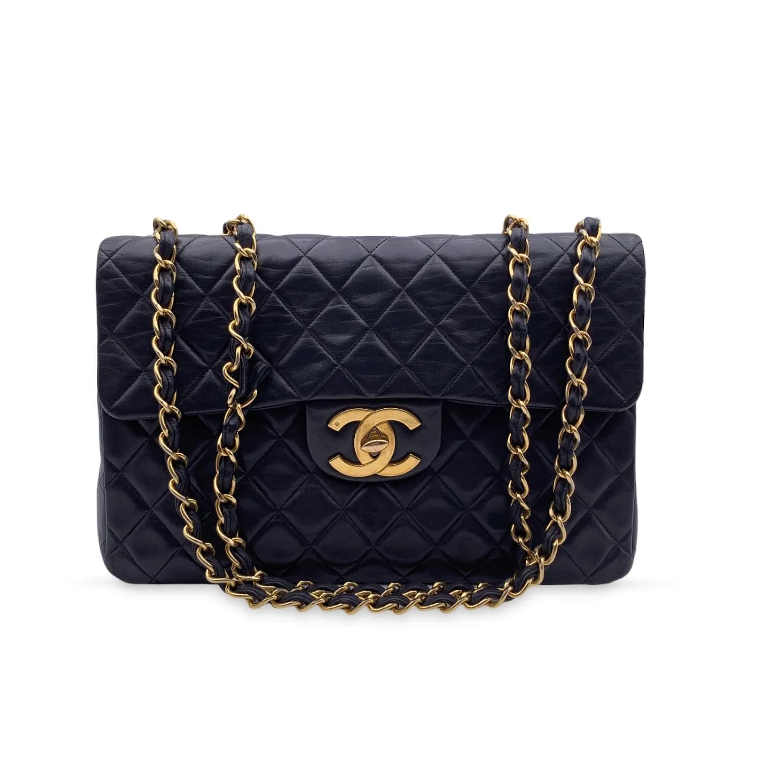 Timeless Chanel Shoulder Bag Vintage 2.55 Black Leather ref.995847 - Joli  Closet