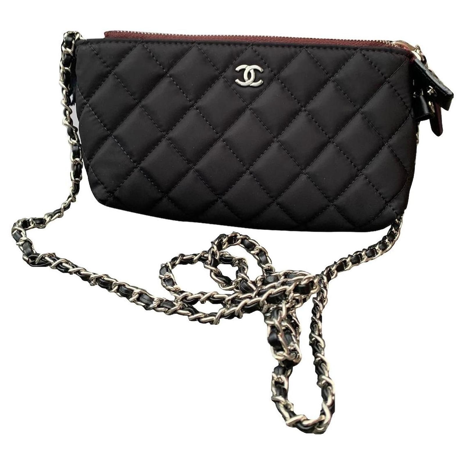 Chanel Heart Clutch with Chain, Chanel small heart bag BNIB, Luxury, Bags &  Wallets on Carousell