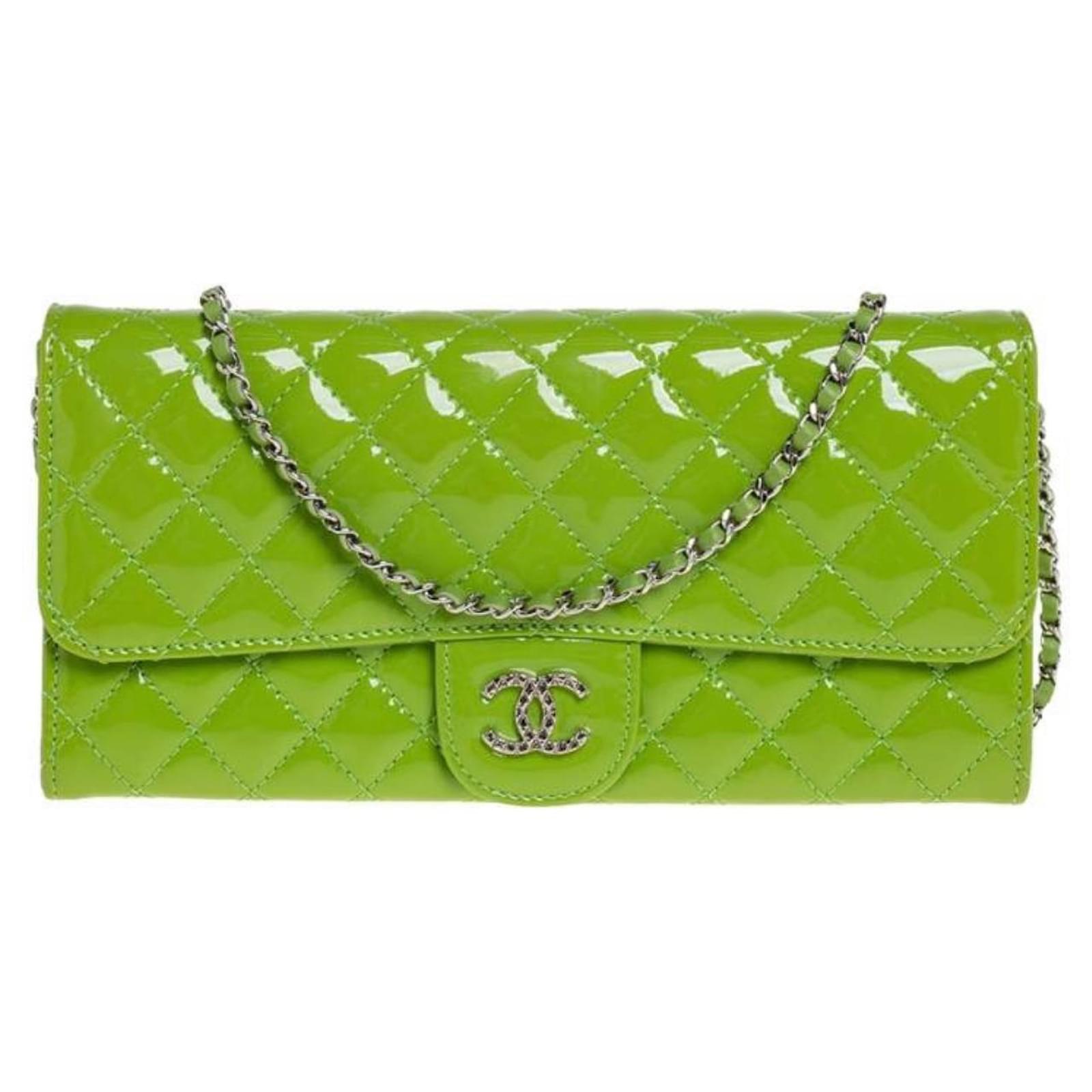 Chanel Handbags Light green Leather ref.999140 - Joli Closet