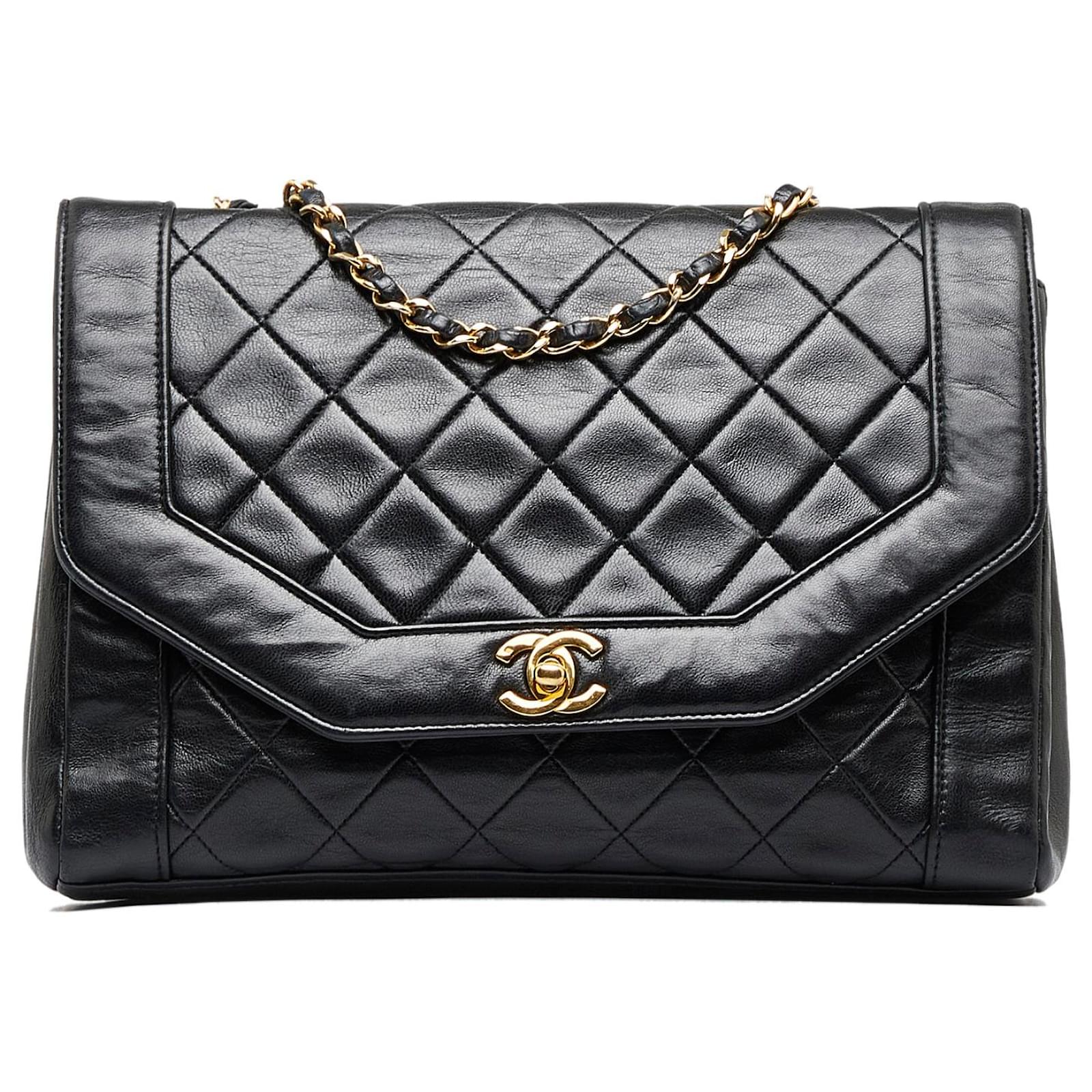 Chanel Black Medium Lambskin Diana Flap Leather ref.999230 - Joli Closet
