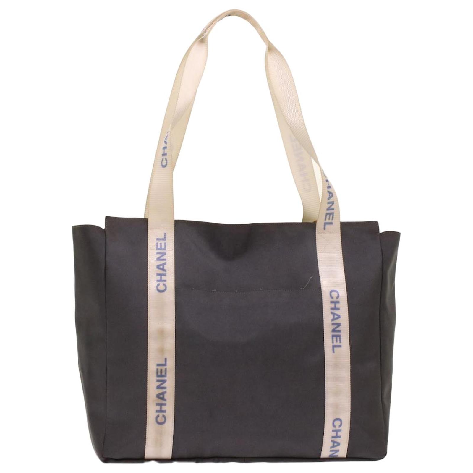 L gray nylon shopper bag