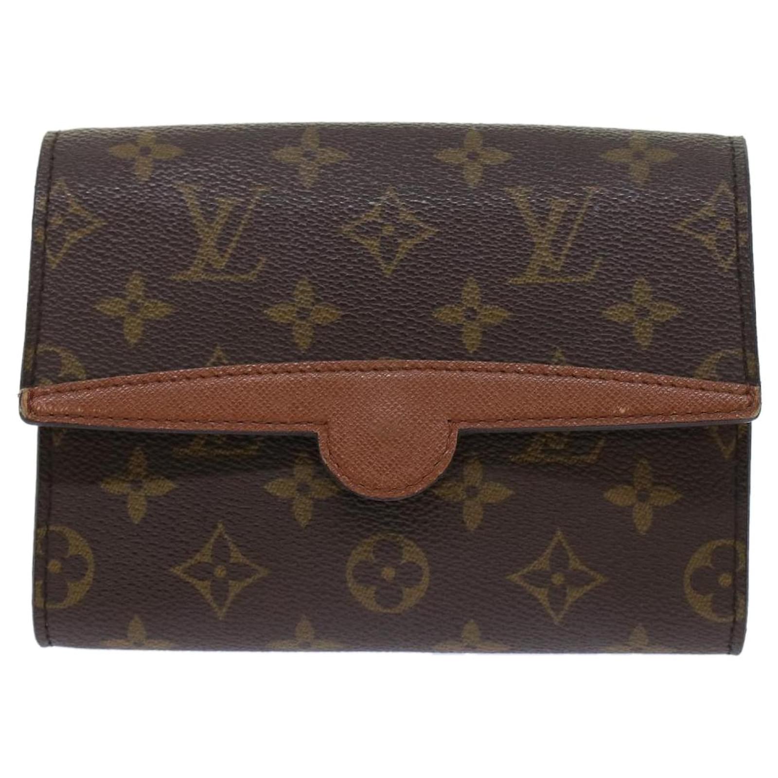 Louis Vuitton Pre-Owned Monogram Arche Belt Bag in Brown