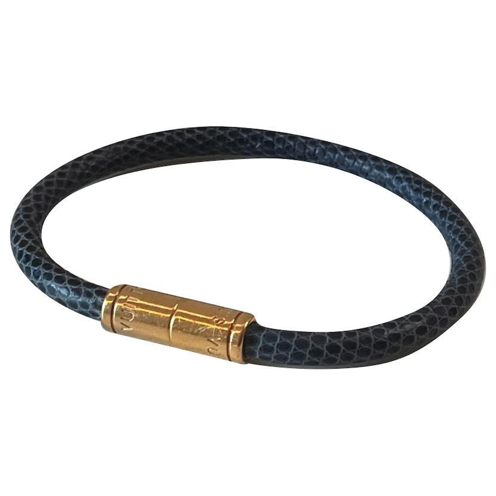 Louis Vuitton leather bracelet Keep it Blue ref.1011362 - Joli
