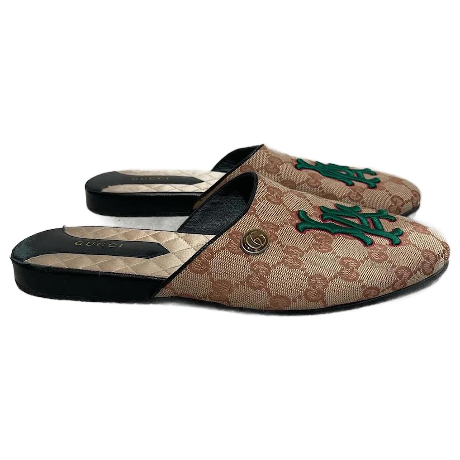 Amazon.com | Guess Women's ULLIY Heeled Sandal, Beige 210, 7 | Mules & Clogs