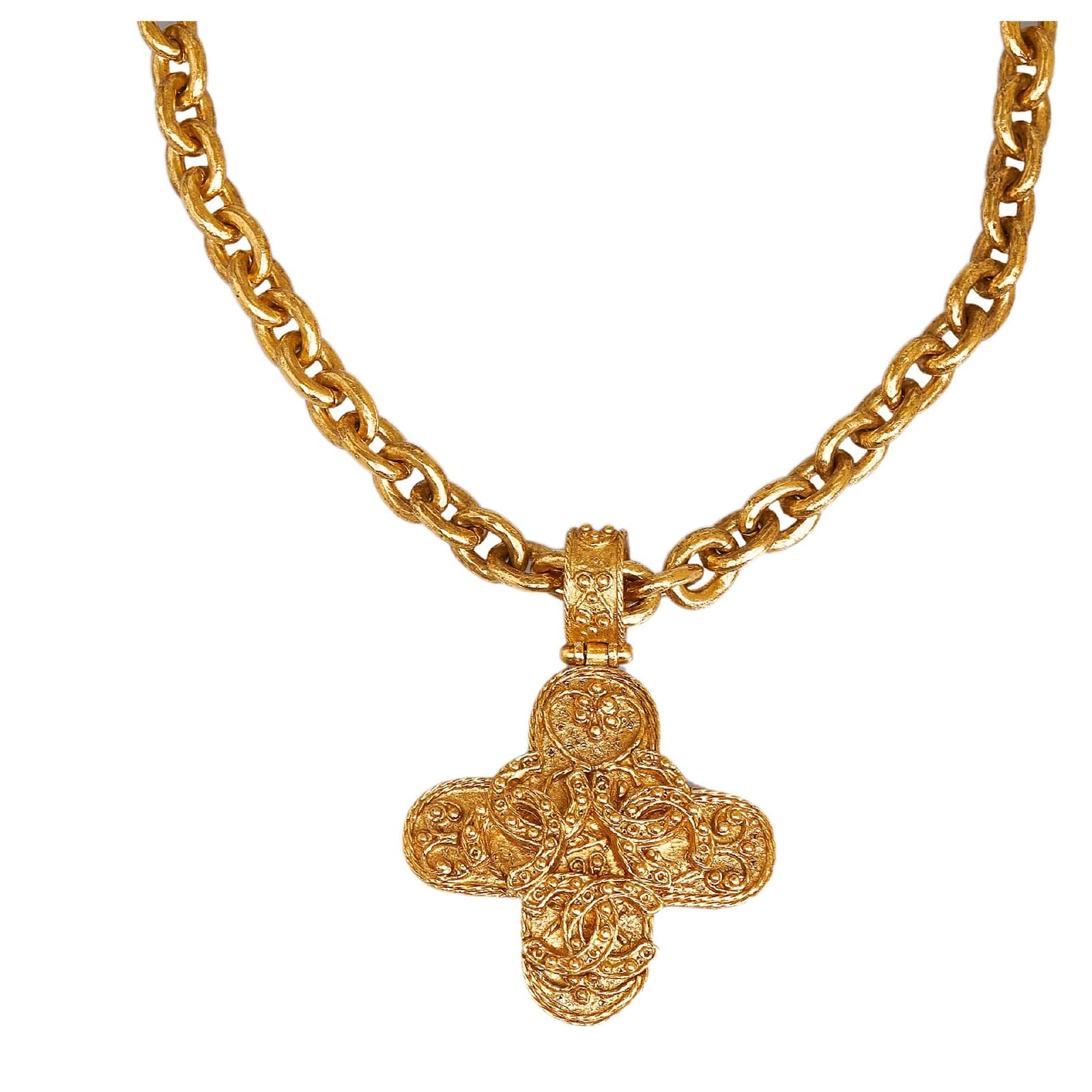 Chanel Gold Cross Pendant Necklace Golden Metal Gold-plated ref.1014139 -  Joli Closet
