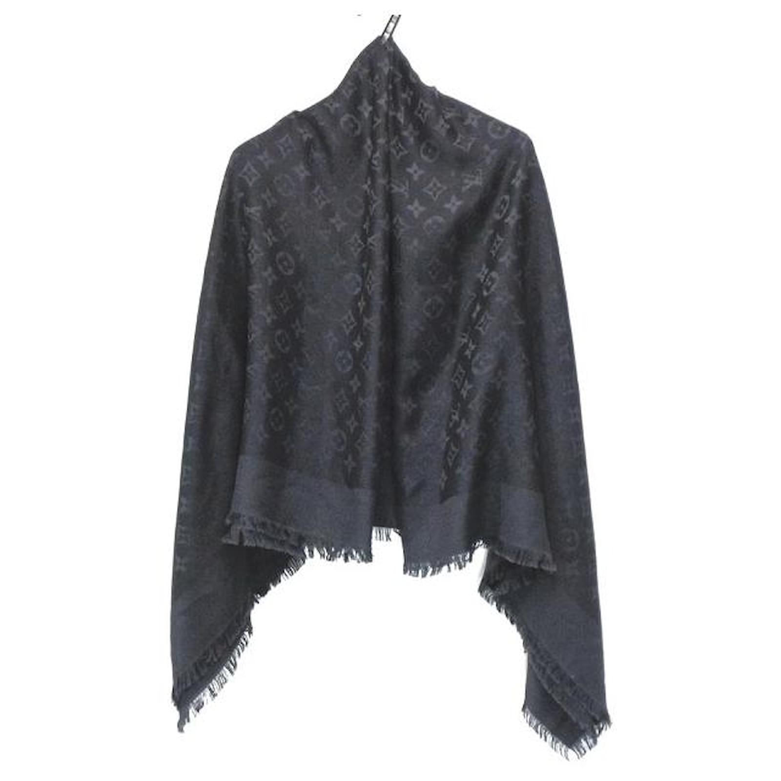 Louis Vuitton Châle Monogram Classic Black Silk ref.1014293 - Joli Closet