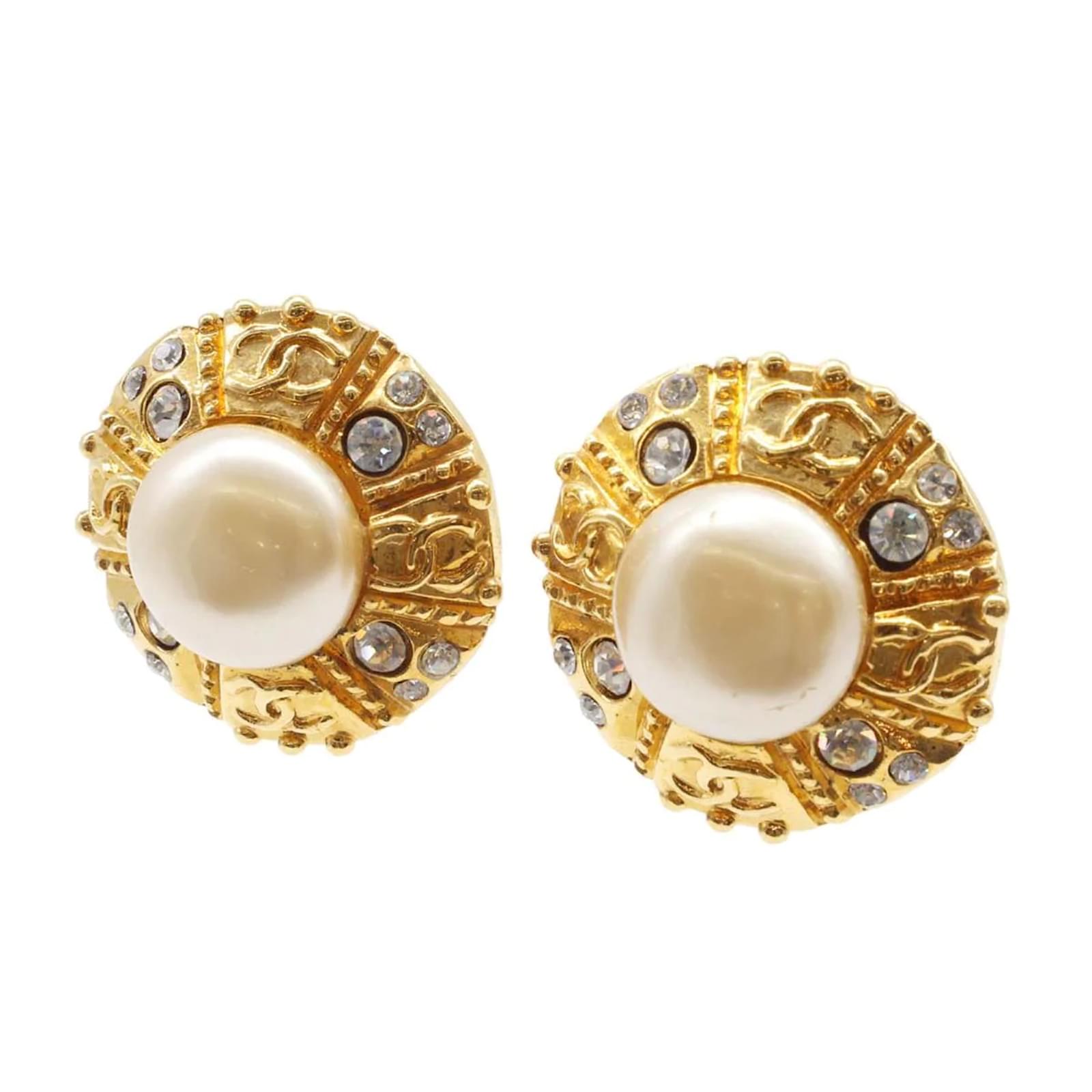 Chanel Round Clip On Earrings with Faux Pearl - Chanel