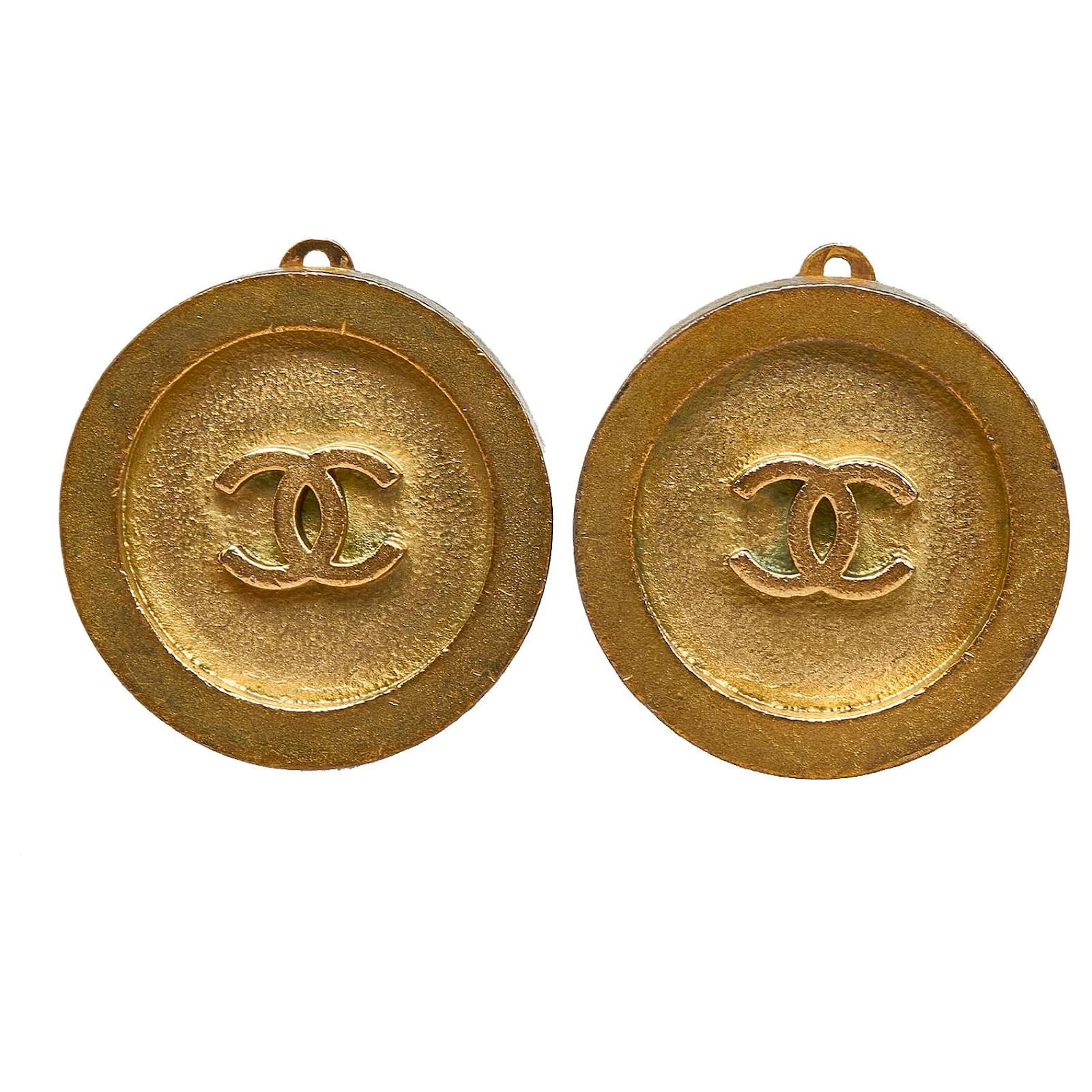 Chanel Gold CC Clip-On Earrings Golden Metal Gold-plated ref