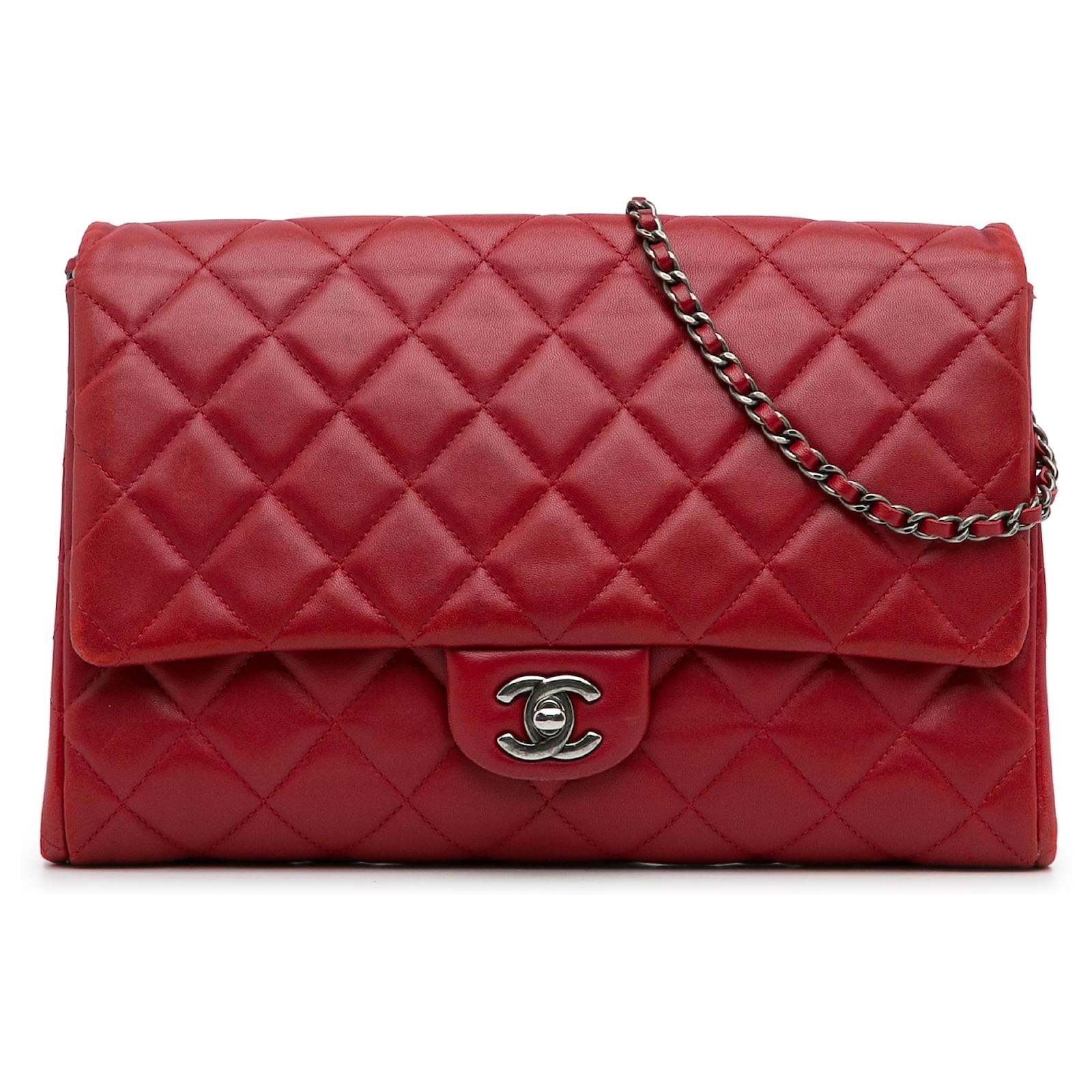 Chanel Red Classic Flap Chain Clutch Leather ref.1018248 - Joli Closet