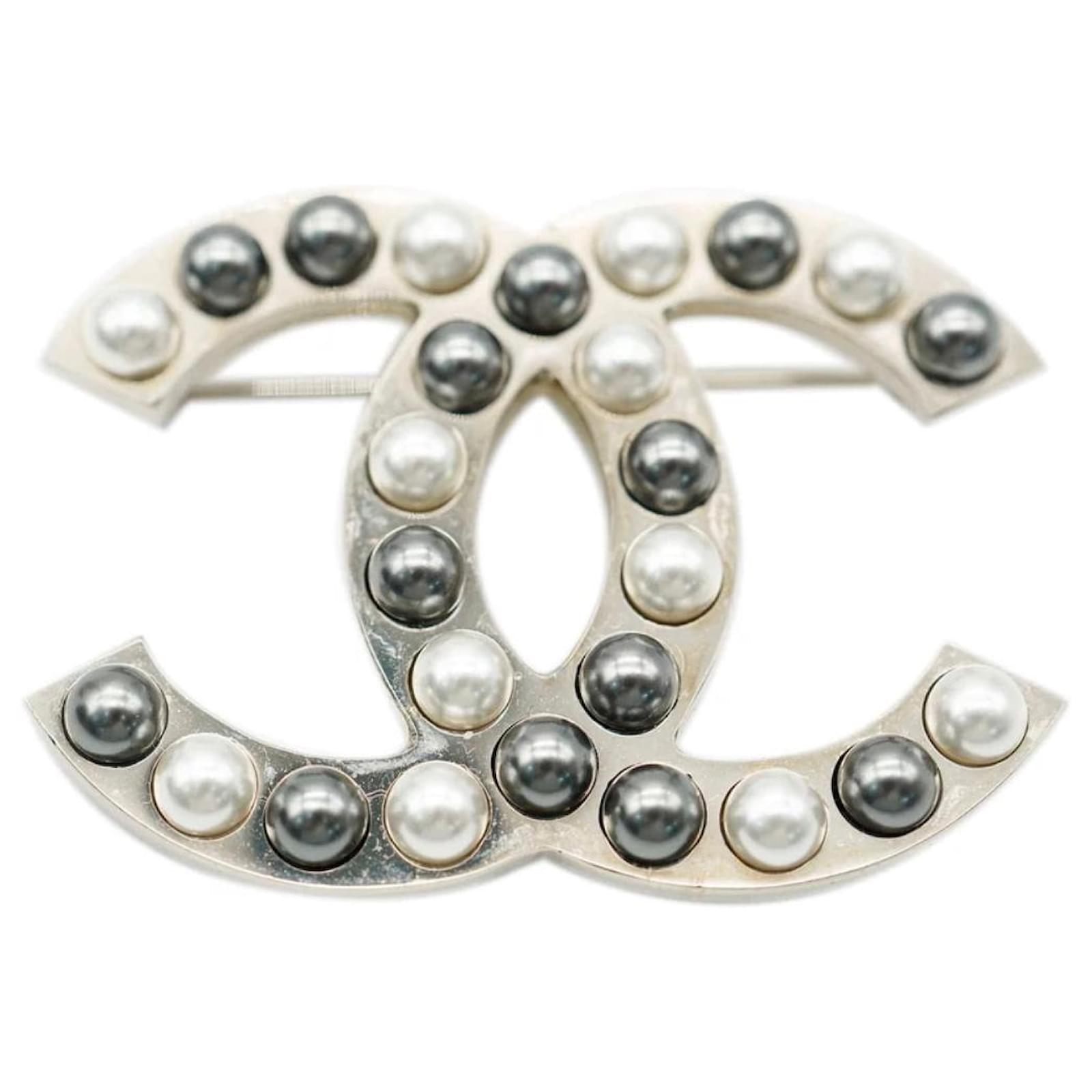 Chanel Pre-owned 1990-2000s Logo Ribbon Brooch
