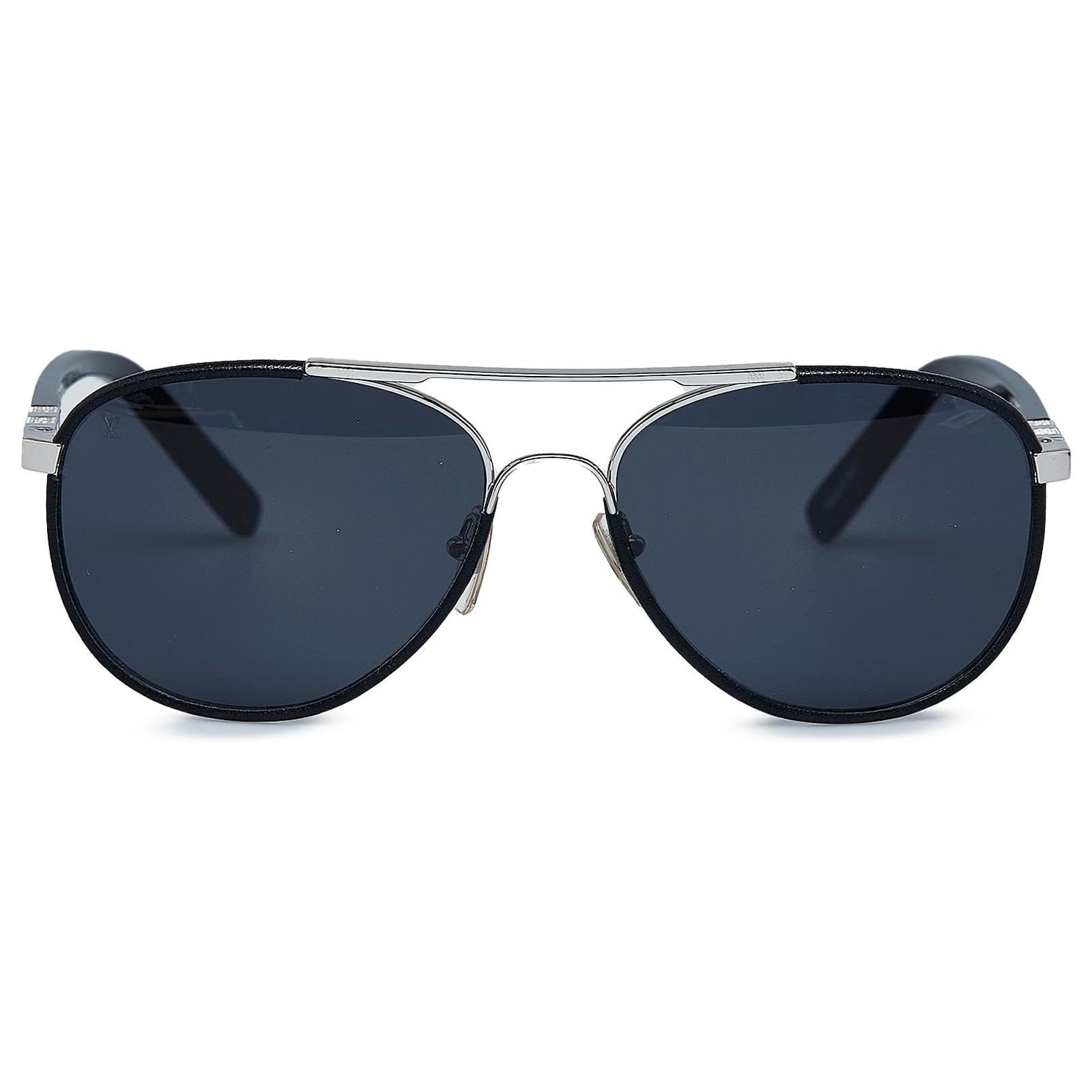 Louis Vuitton Cyclone Sunglasses Black Acetate & Metal. Size W