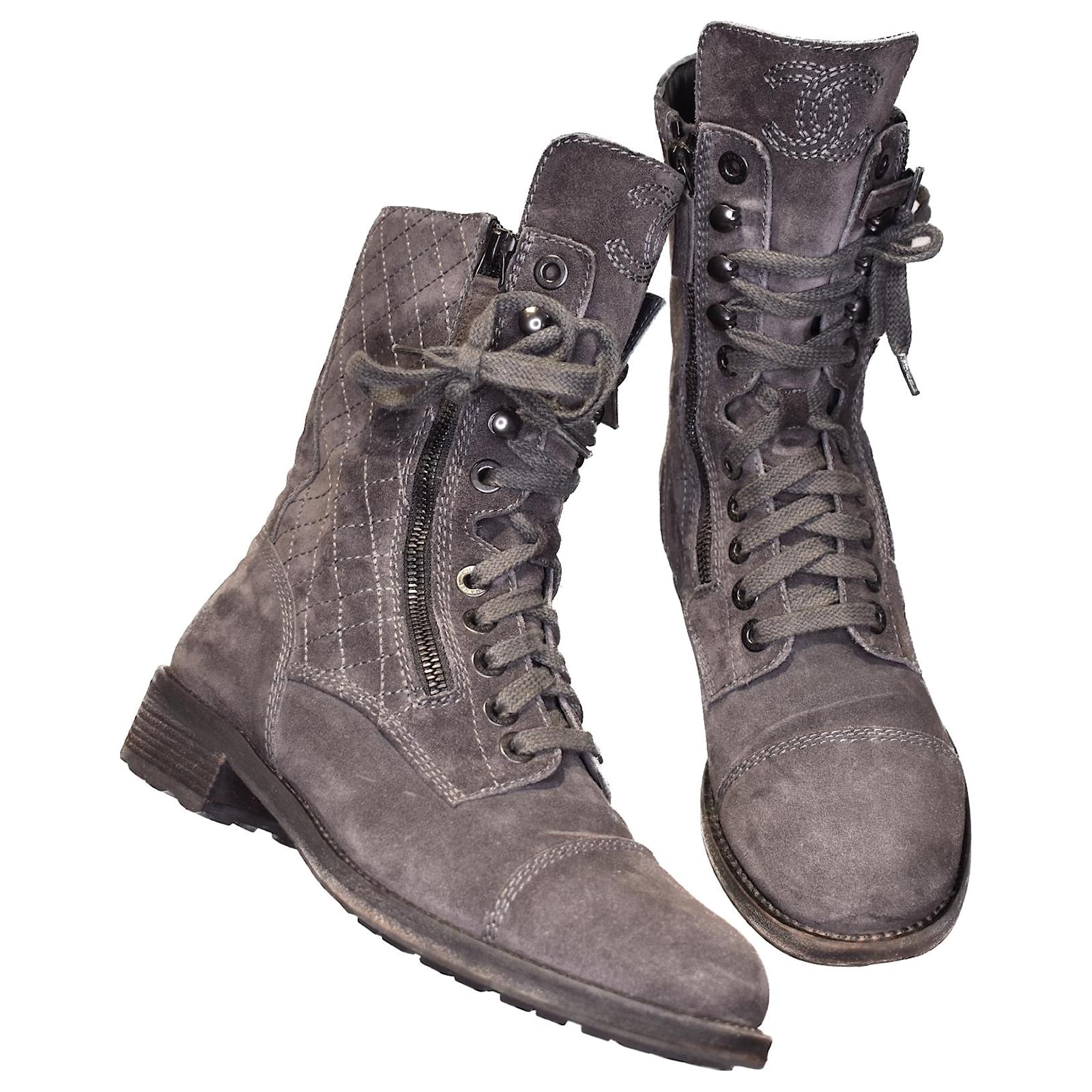 Chanel Iconic Combat Boots with dustbag Grey Suede Leather ref.1021183 -  Joli Closet
