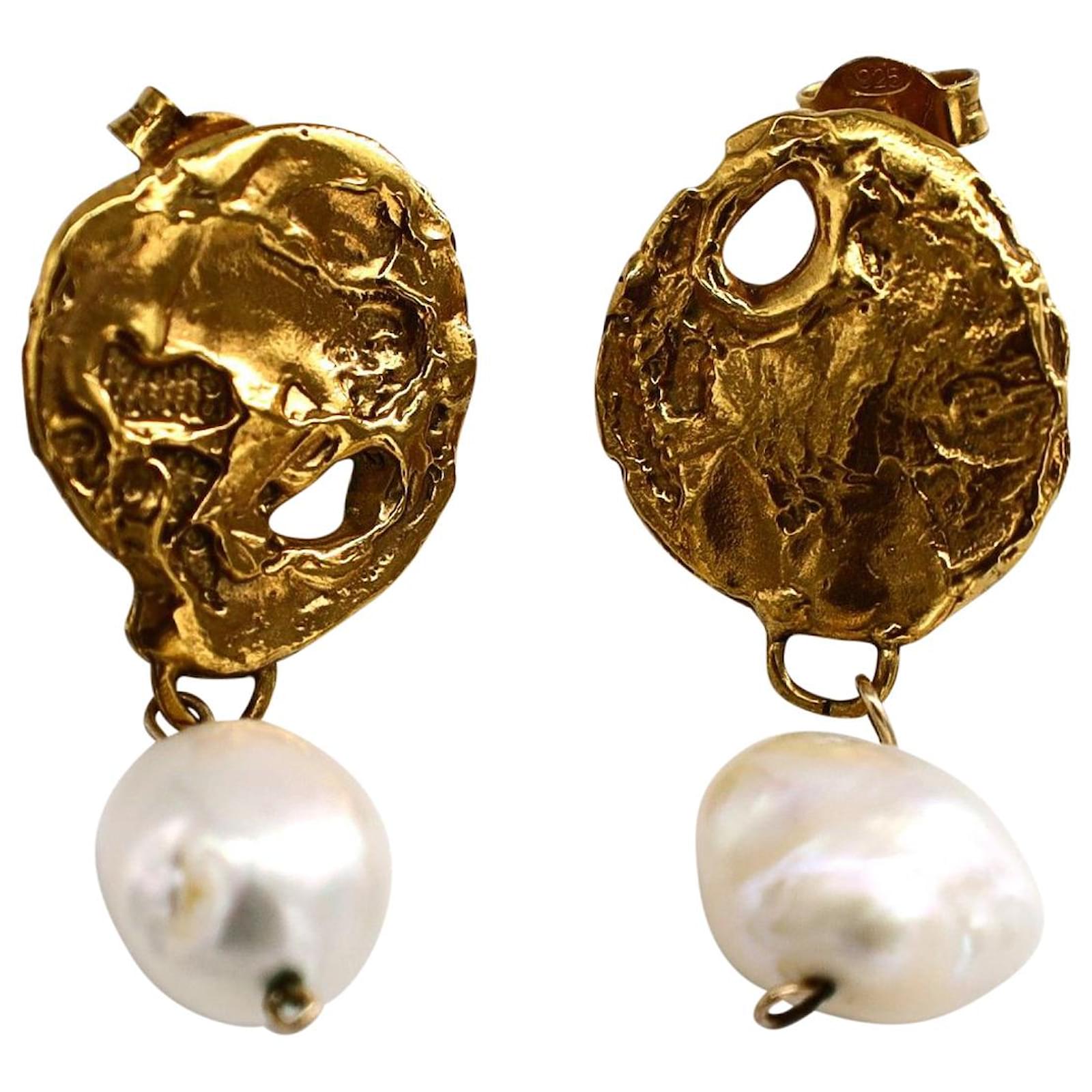 Autre Marque Alighieri The Beacon Earrings in 24kt Gold Metal