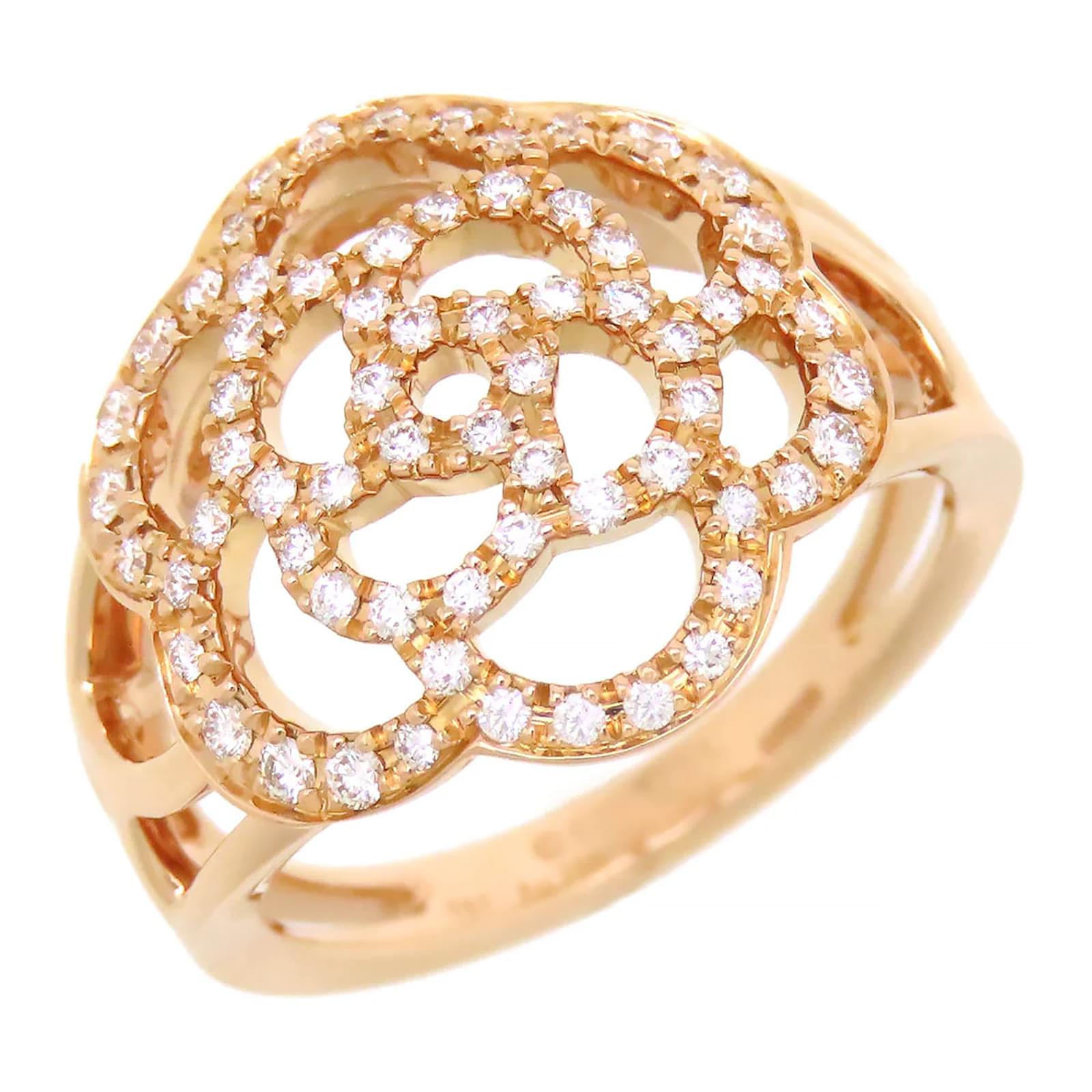 Rings Chanel 18K Gold Diamond Camélia ajouré Ring J10808