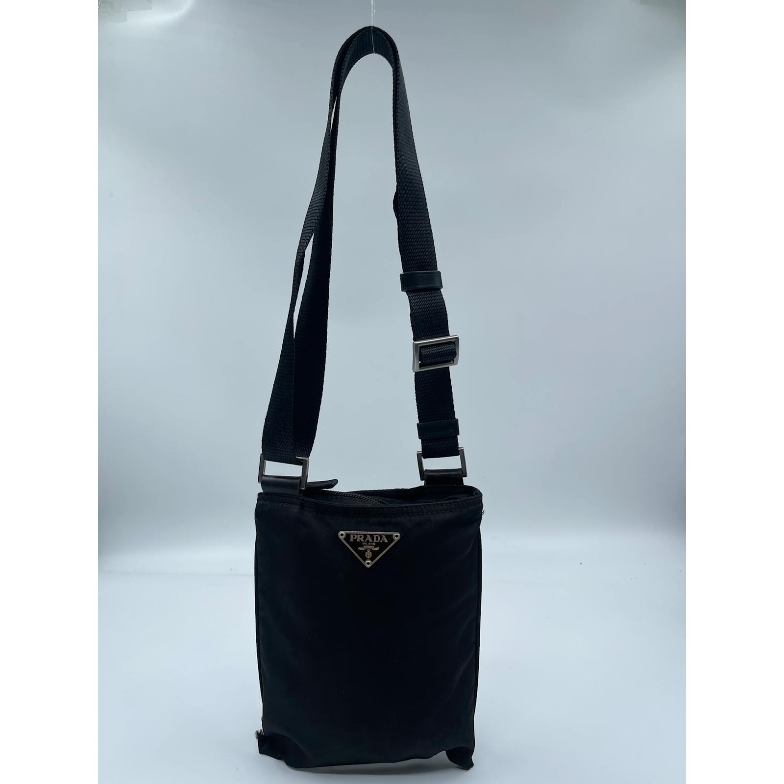 Bolso prada negro online bandolera