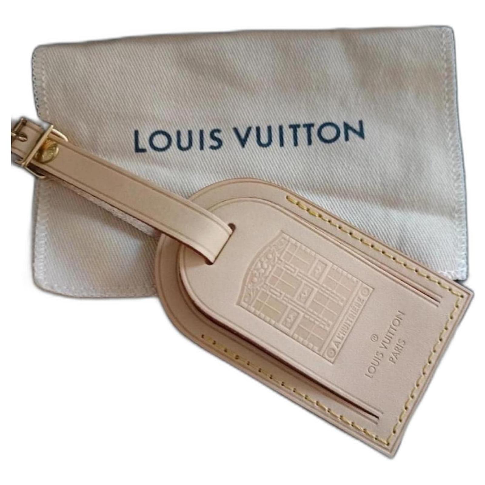 Louis Vuitton limited edition leather label holder Beige ref