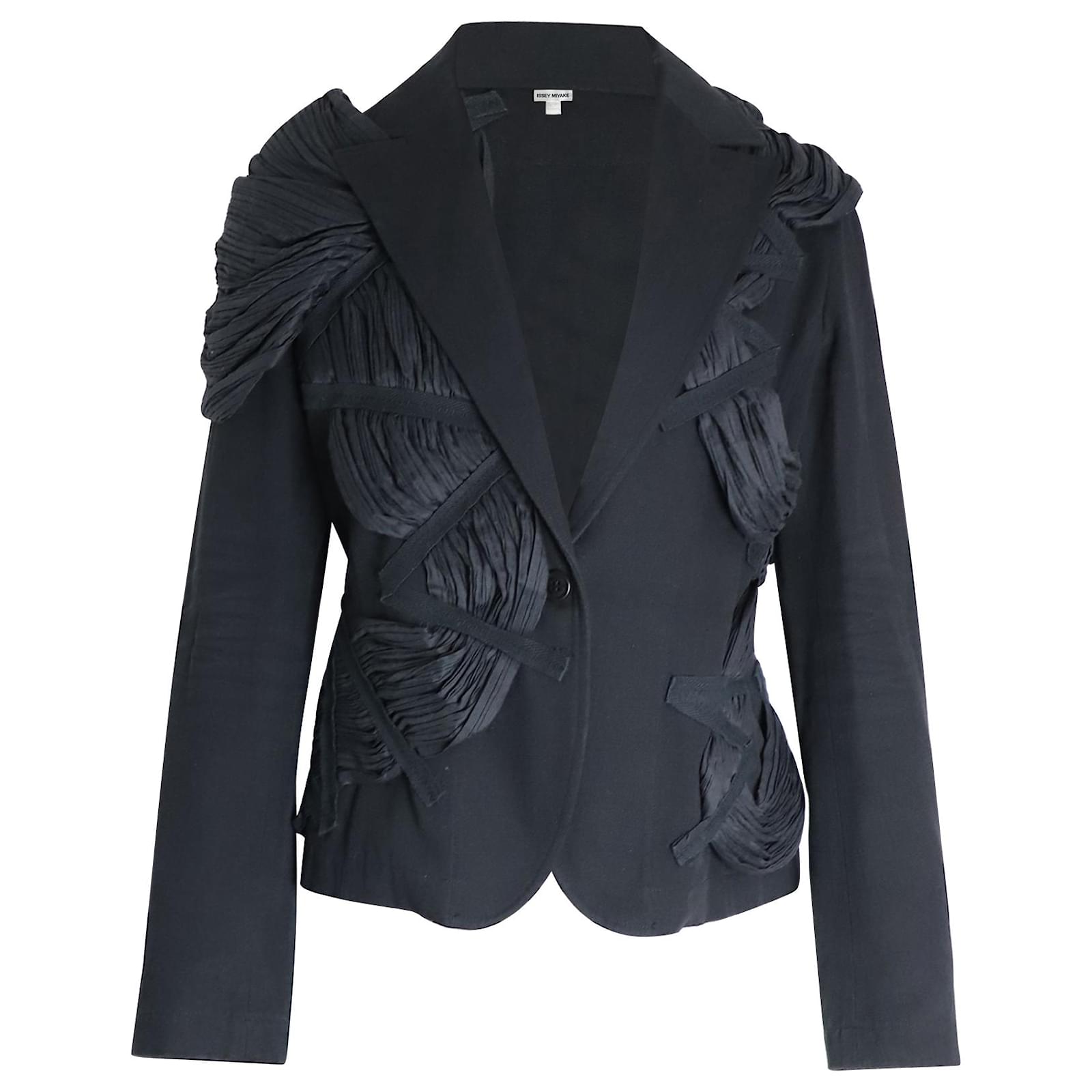 Issey Miyake S/S 2003 Runway Draped Pleating Blazer in Black