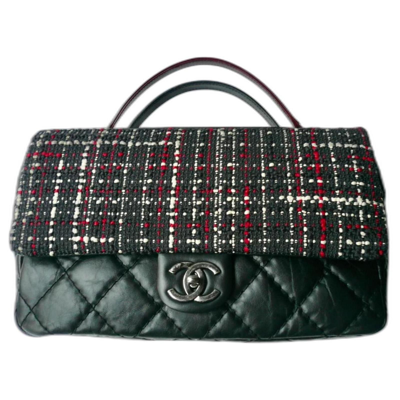 CHANEL Airlines Flap Bag mit Tragegriff oben aus Tweed und gestepptem Kalbsleder im Used Look GroB NEU